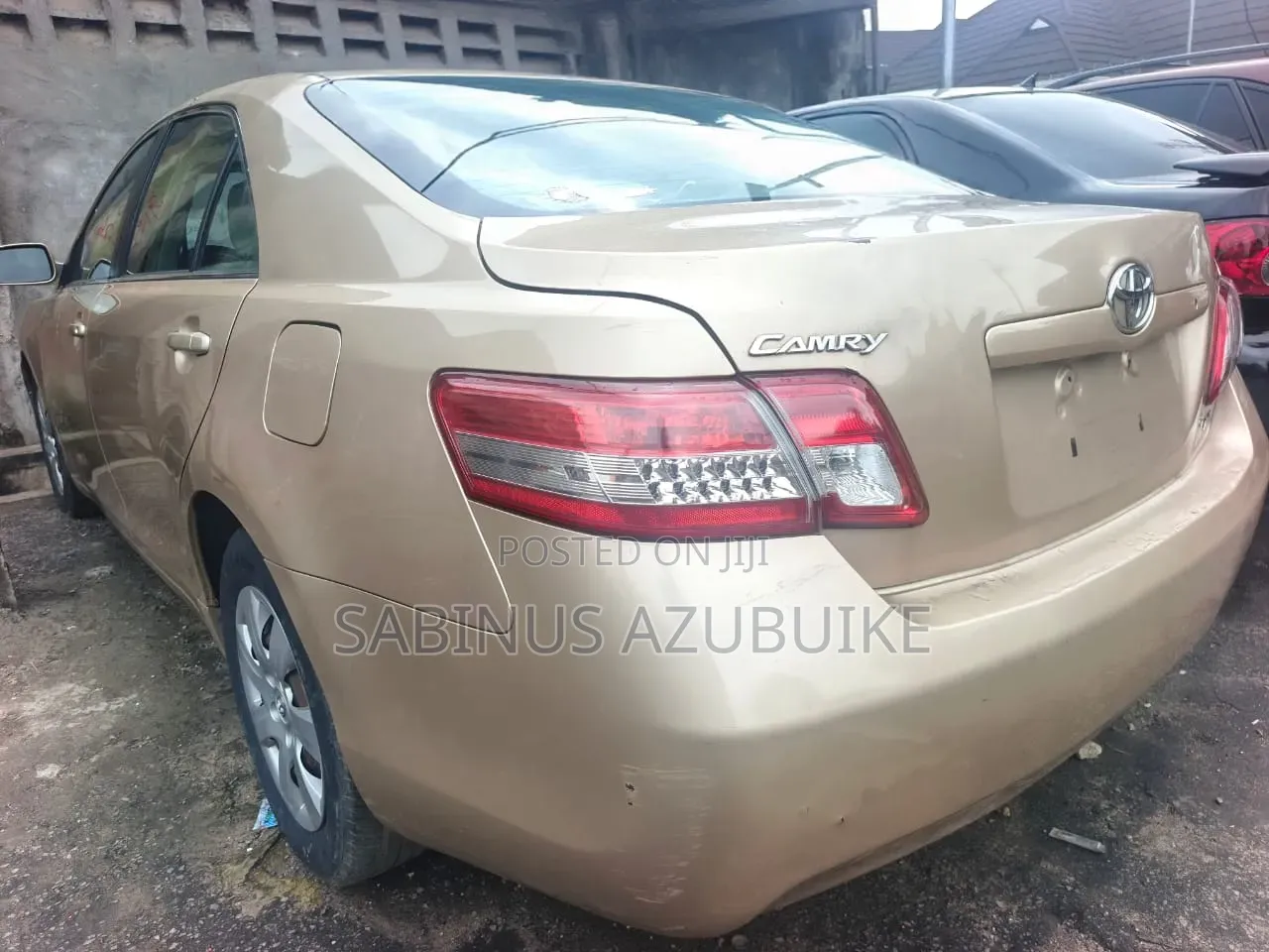 Toyota Camry LE 4dr Sedan (2.5L 4cyl 6AM) 2010 Gold