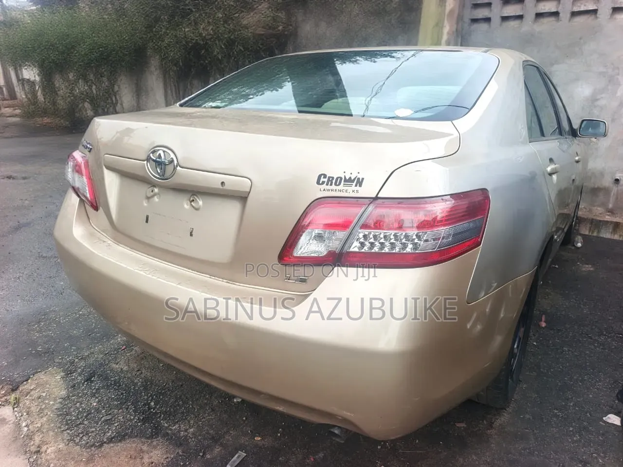 Toyota Camry LE 4dr Sedan (2.5L 4cyl 6AM) 2010 Gold
