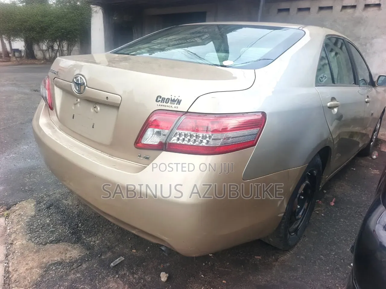 Toyota Camry LE 4dr Sedan (2.5L 4cyl 6AM) 2010 Gold