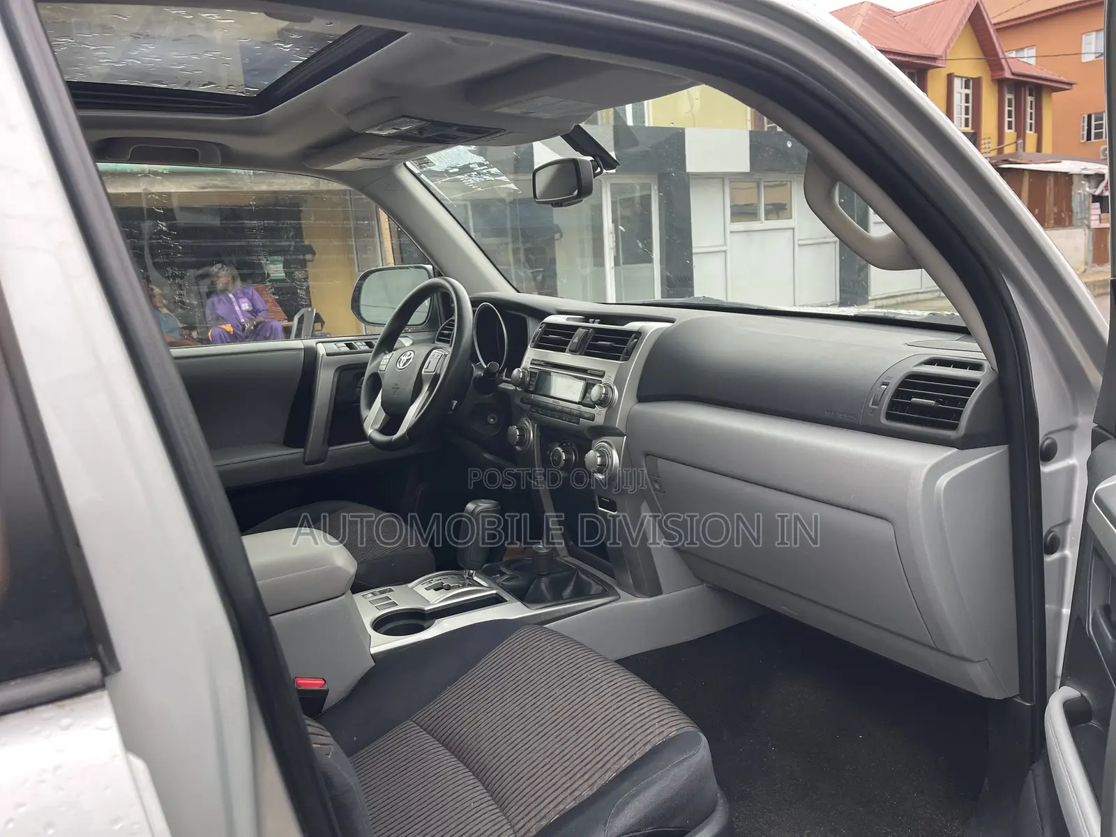 Toyota 4-Runner SR5 4WD 2012 Silver
