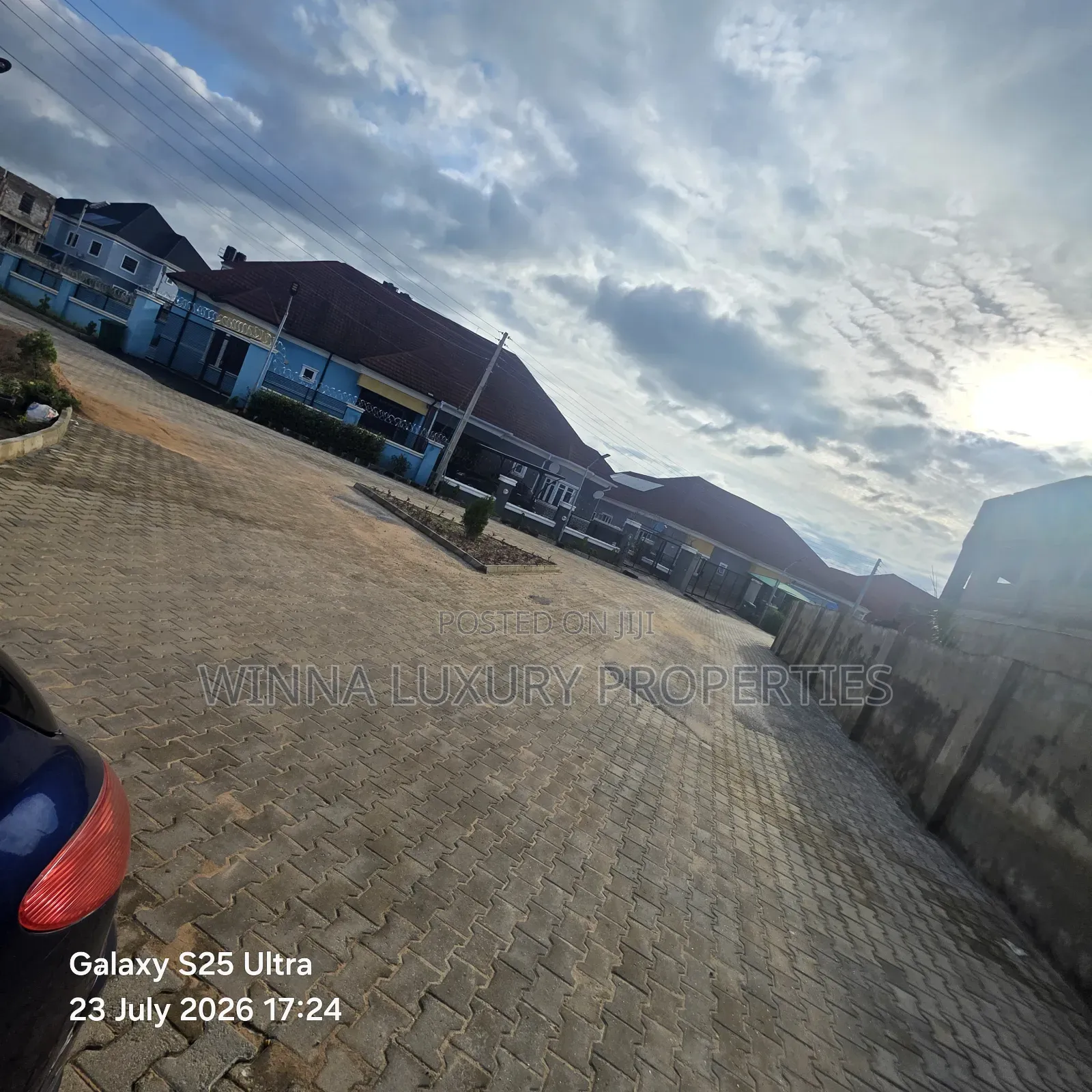 4bdrm Bungalow in Royal Garden, Lugbe District for sale
