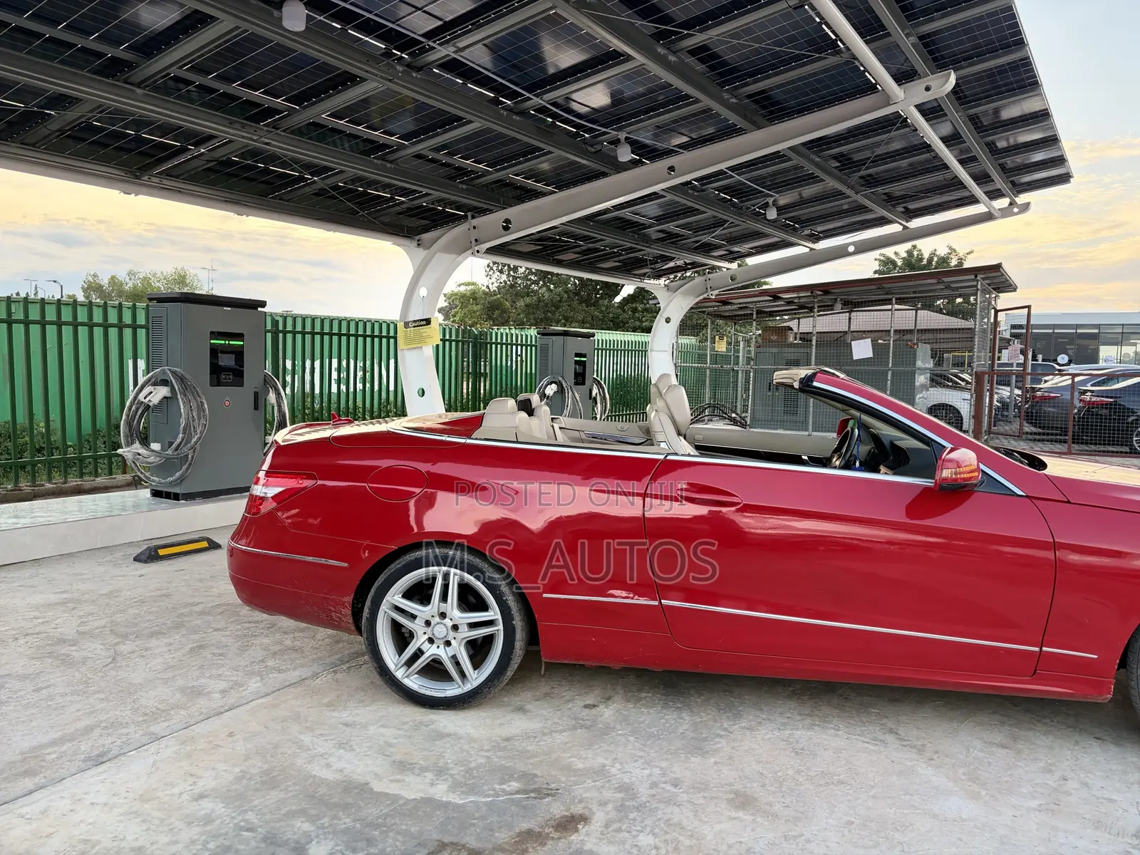 Mercedes-Benz E350 Base 2dr Cabriolet (3.5L 6cyl 7A) 2011 Red
