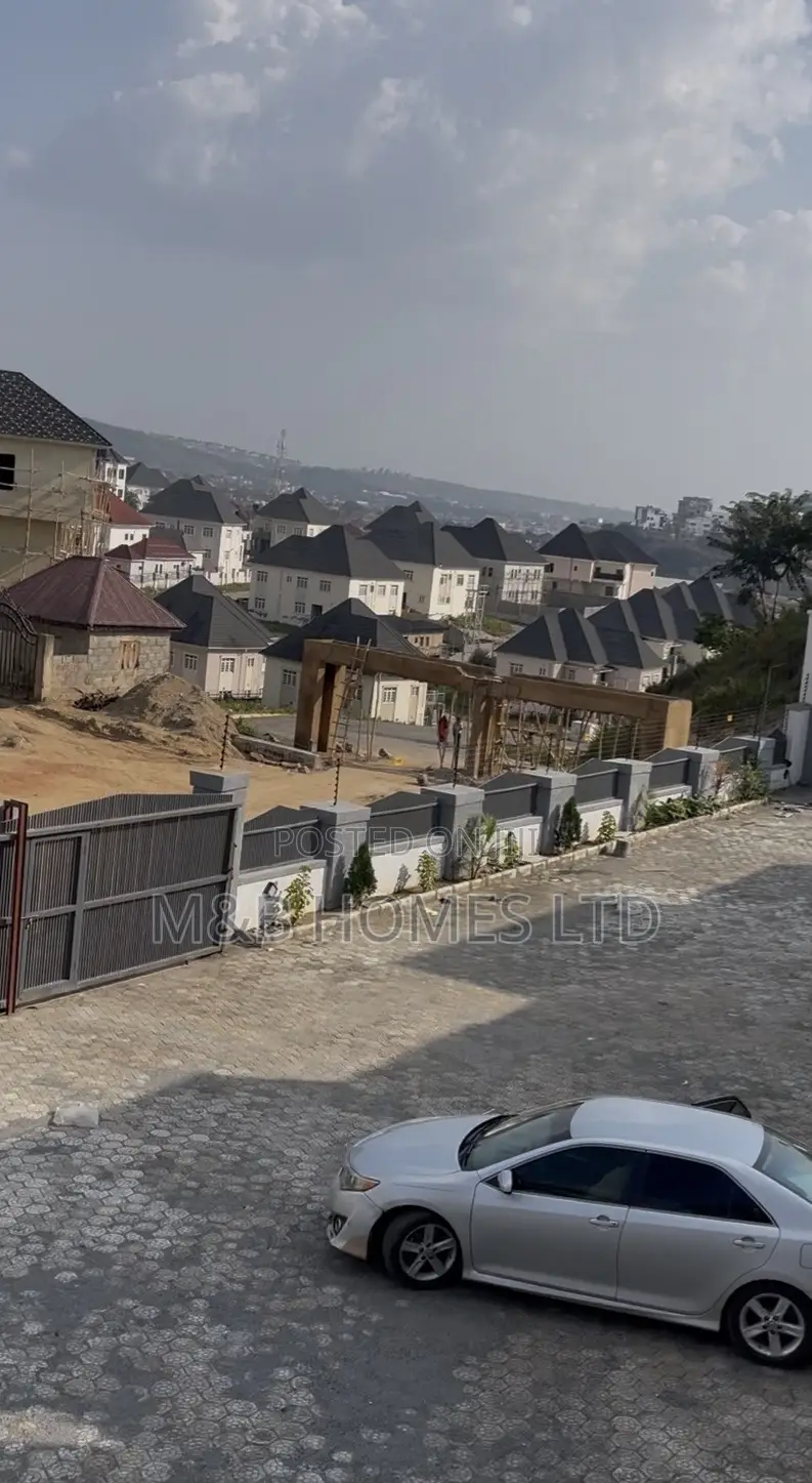Furnished 4bdrm Duplex in Valid Dreams Estate, Guzape District for sale