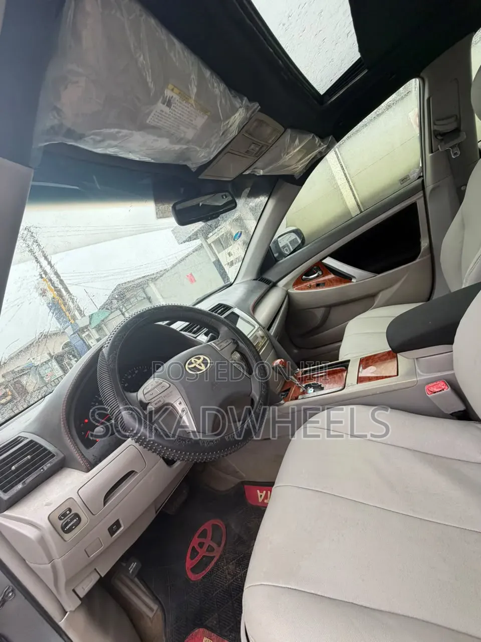 Toyota Camry XLE 4dr Sedan (2.5L 4cyl 6A) 2011 Gray