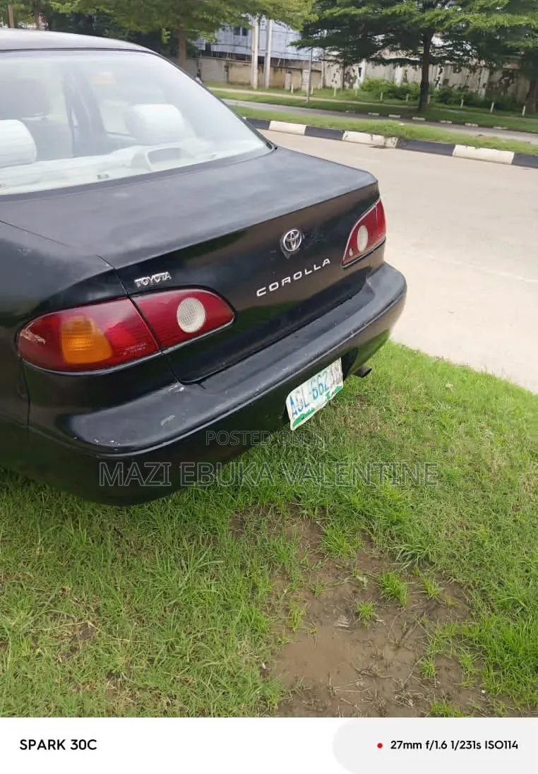 Toyota Corolla 2002 Black