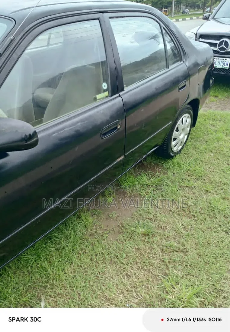 Toyota Corolla 2002 Black