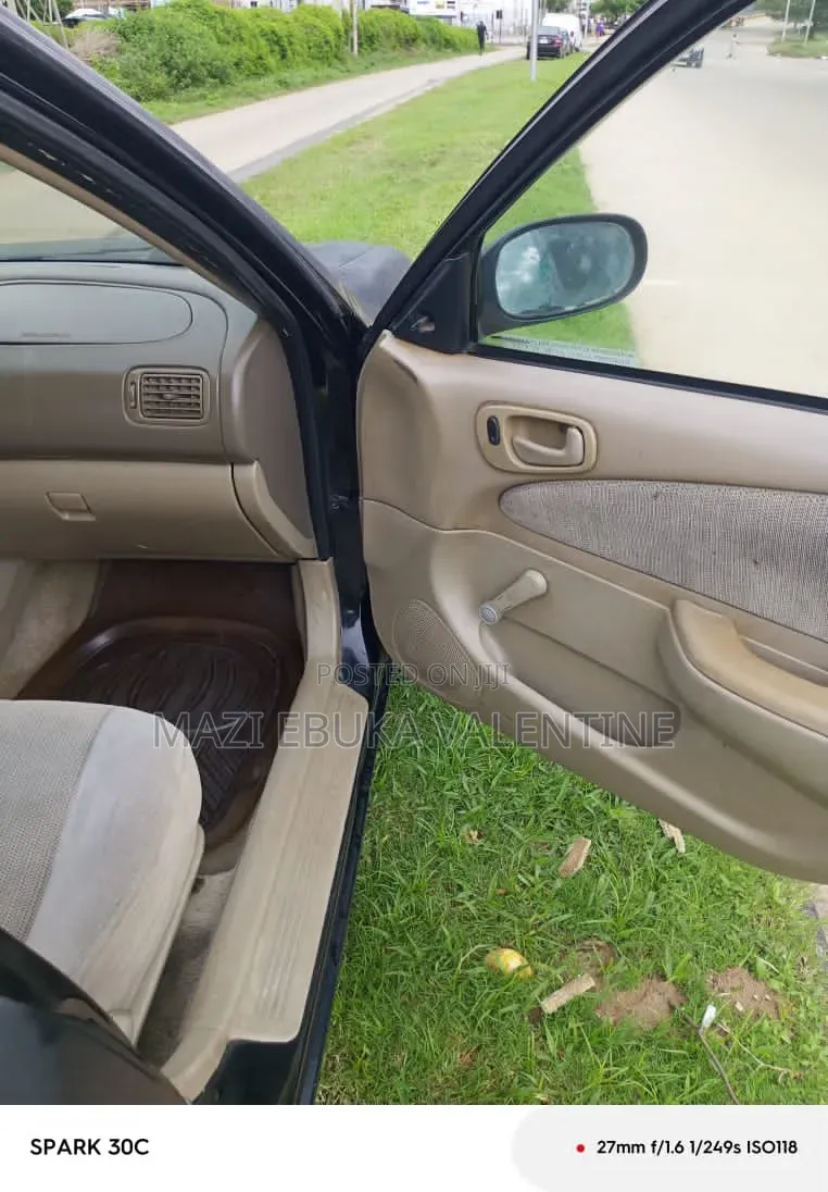 Toyota Corolla 2002 Black