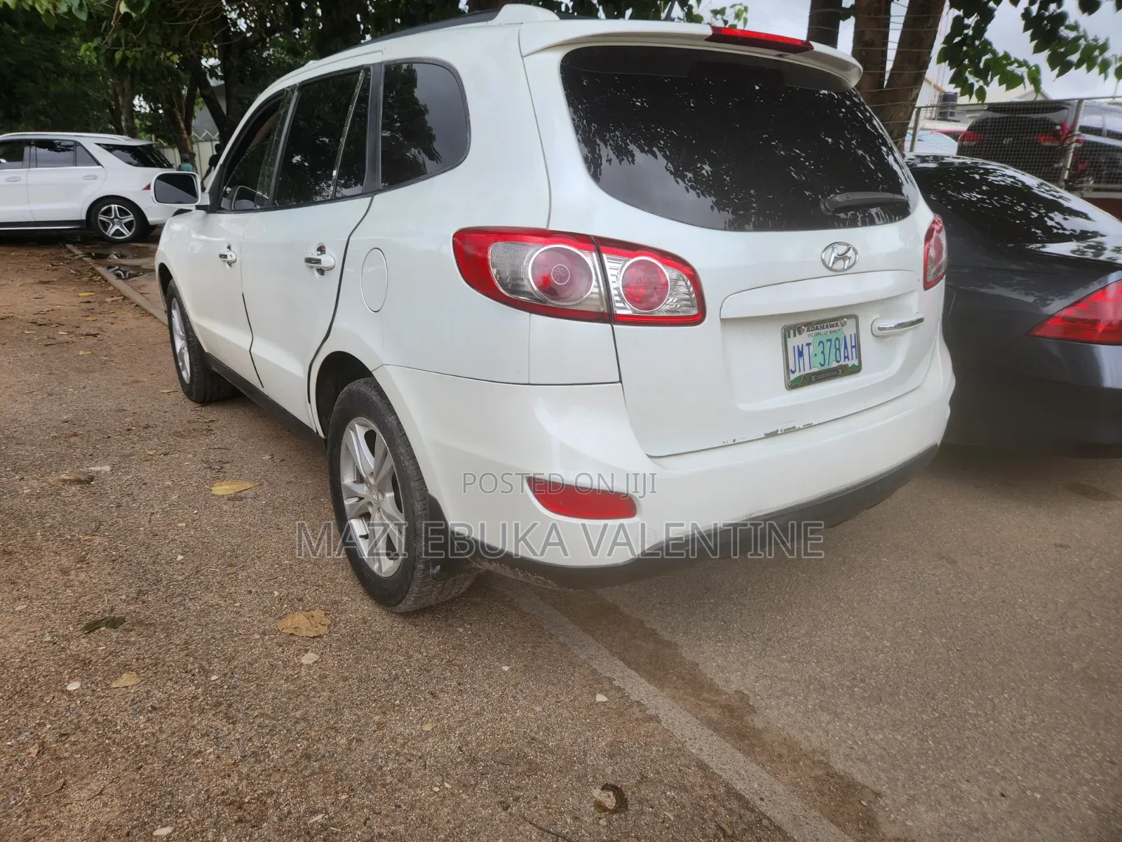 Hyundai Santa Fe 2011 White