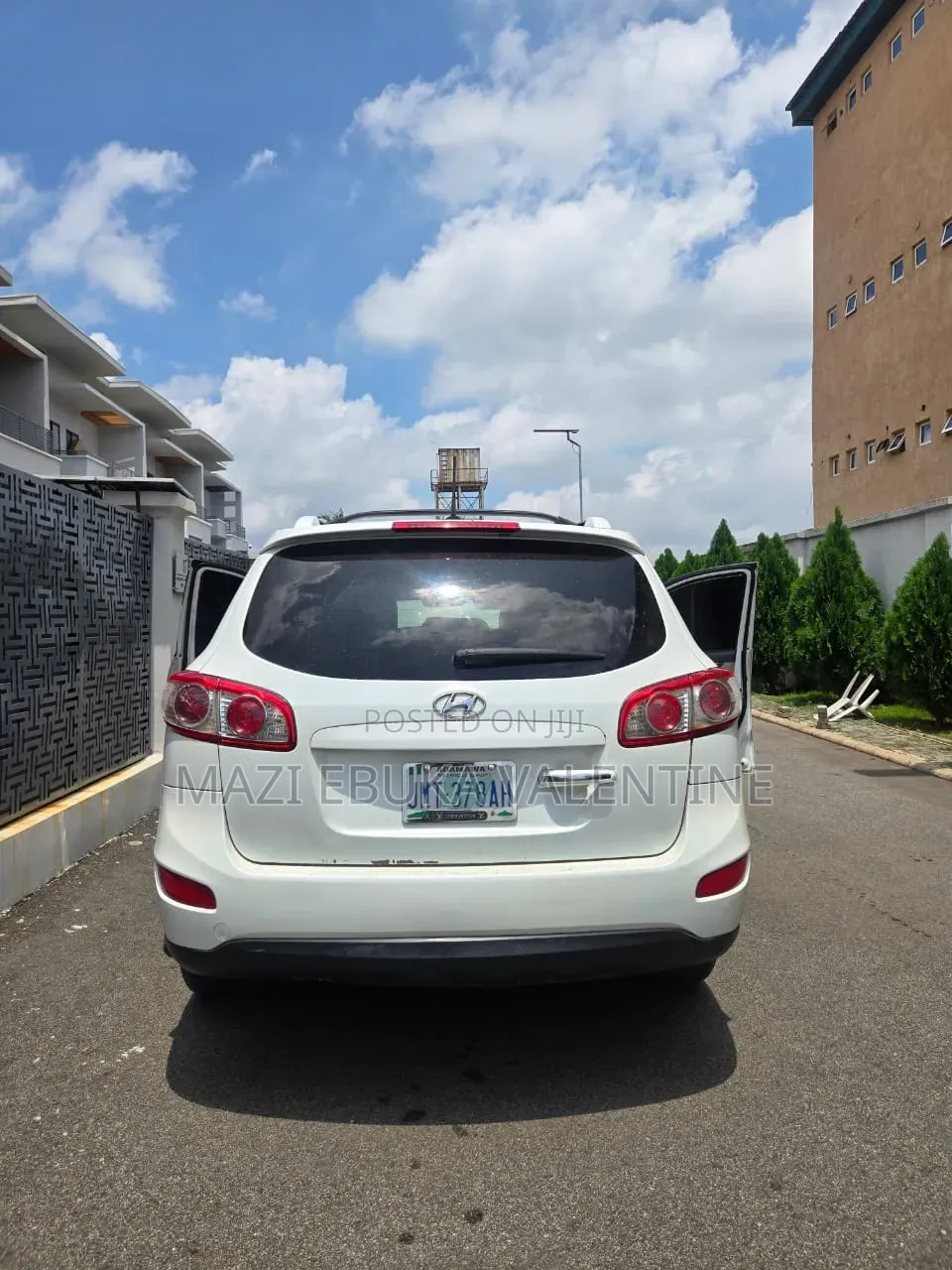 Hyundai Santa Fe 2011 White