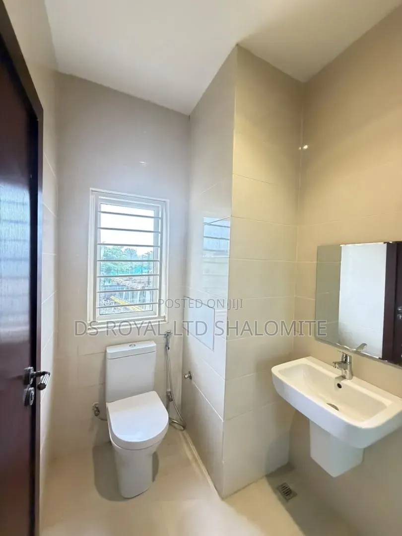 4bdrm Block of Flats in Banana Island for rent