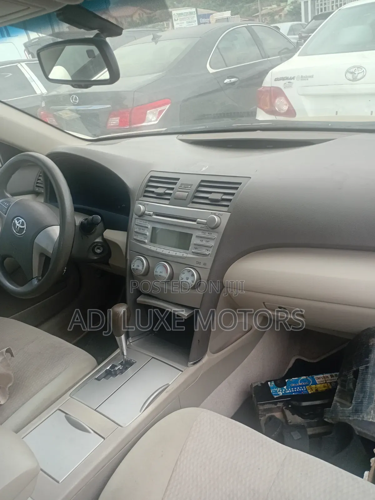 Toyota Camry LE V6 4dr Sedan (3.5L 6cyl 6AM) 2010