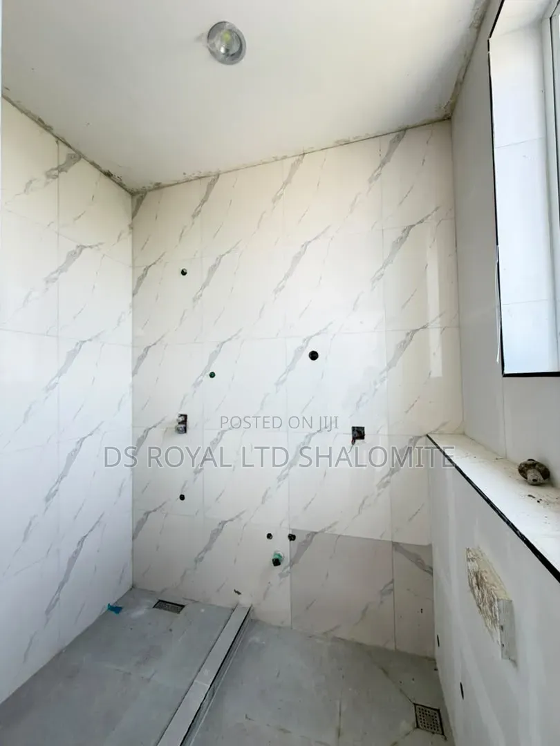 2bdrm Apartment in Lekki Phase 1 for sale