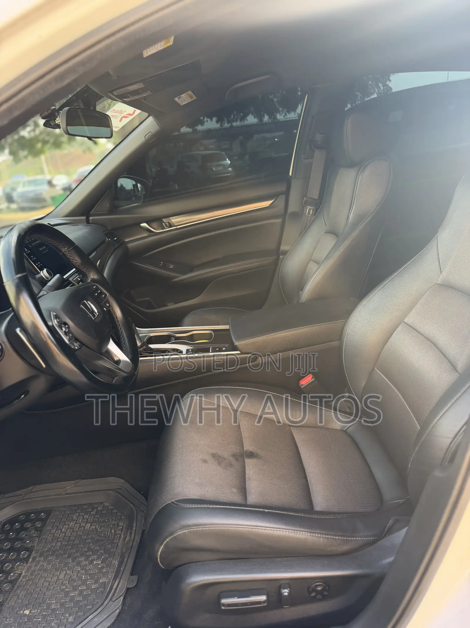 Honda Accord LX (1.5L 4cyl Turbo CVT) 2019 White
