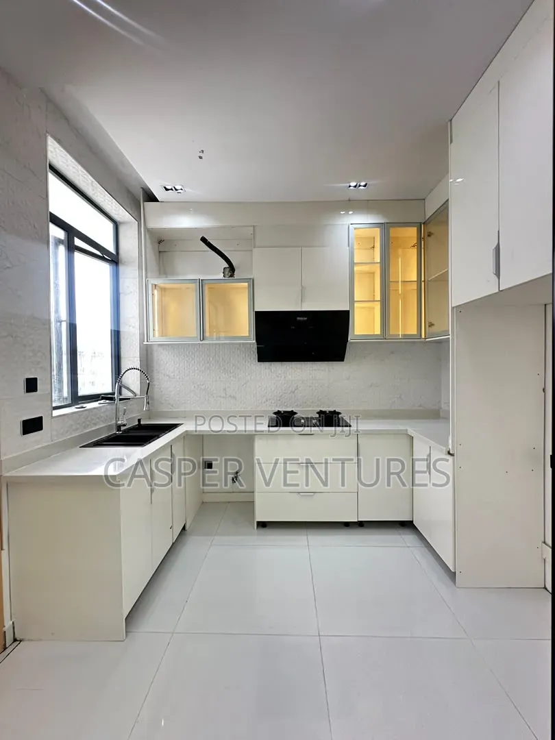 2bdrm Apartment in Chisco, Ikate for sale