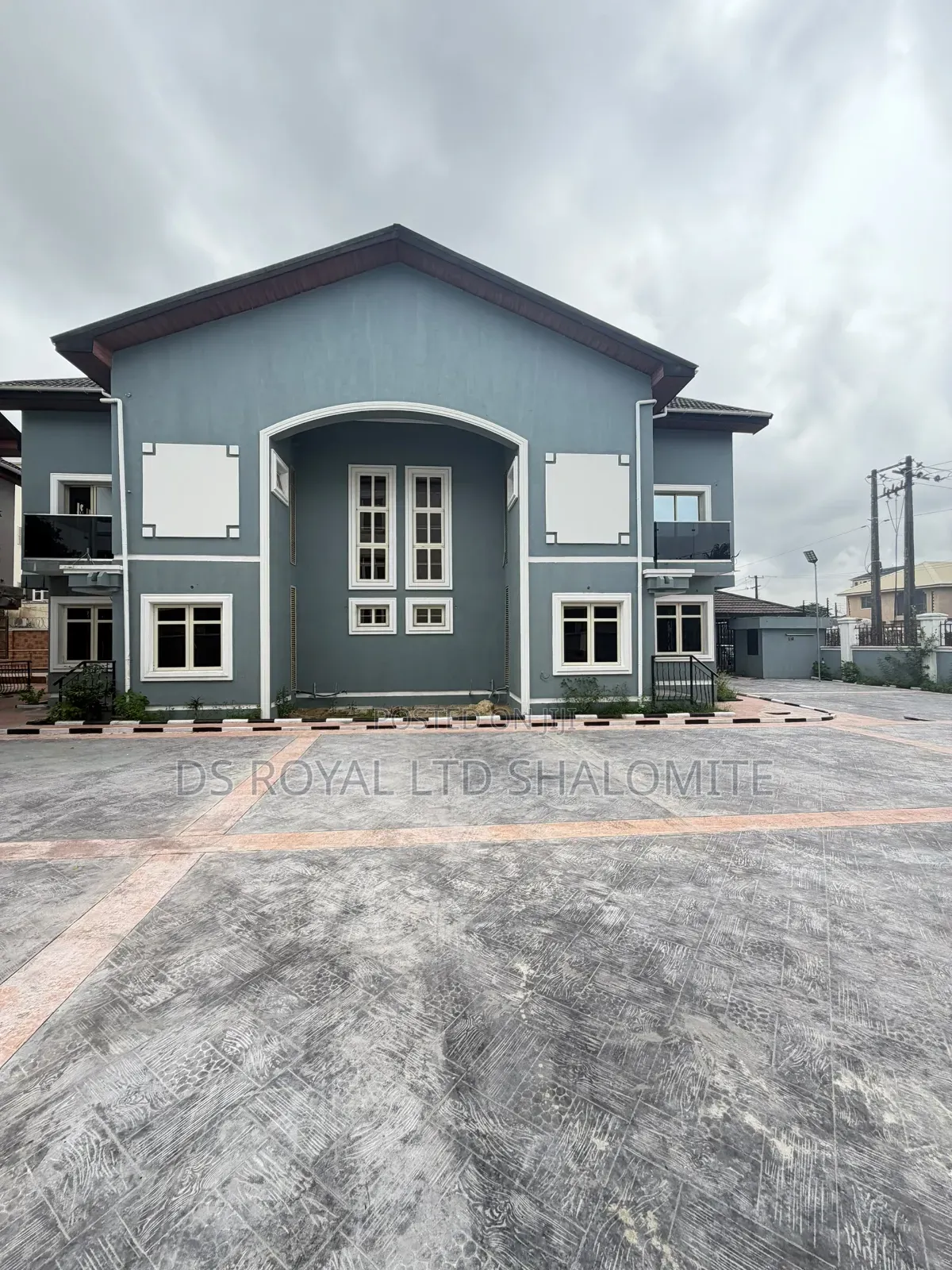 4bdrm Duplex in Victoria Island Extension for sale