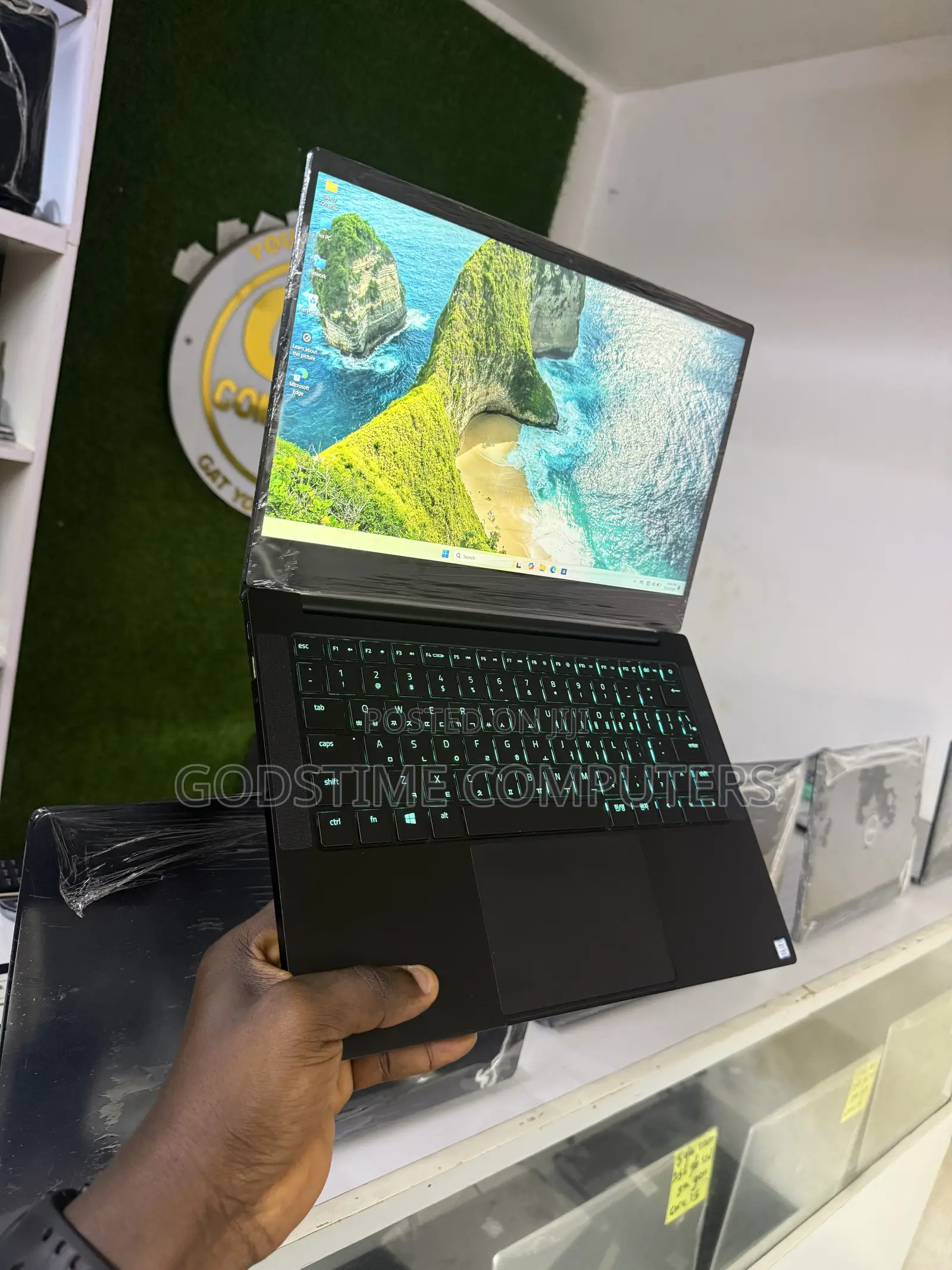 New Laptop Razer 16GB Intel Core i7 SSD 1T