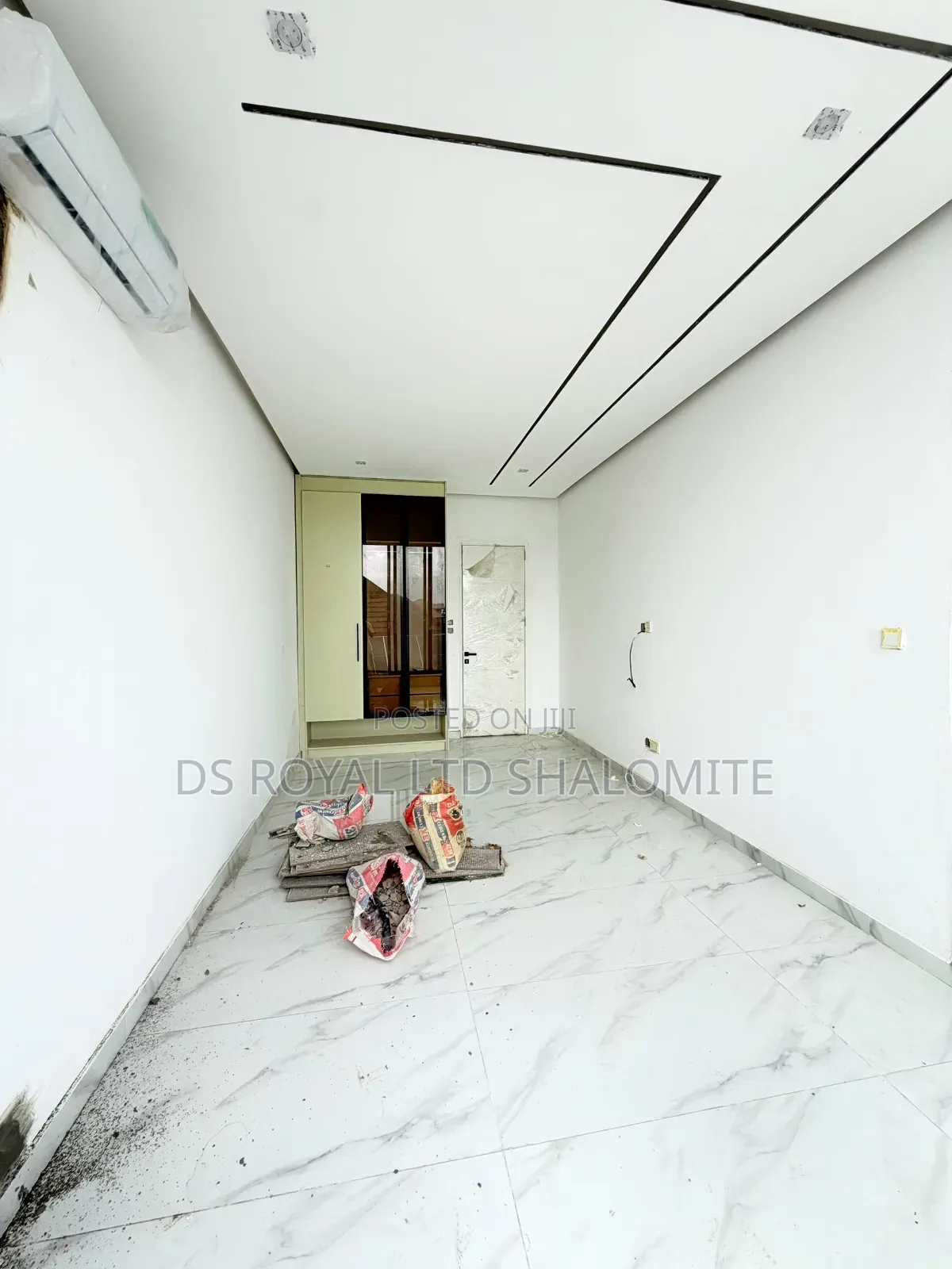 2bdrm Block of Flats in Lekki Phase 1 for sale