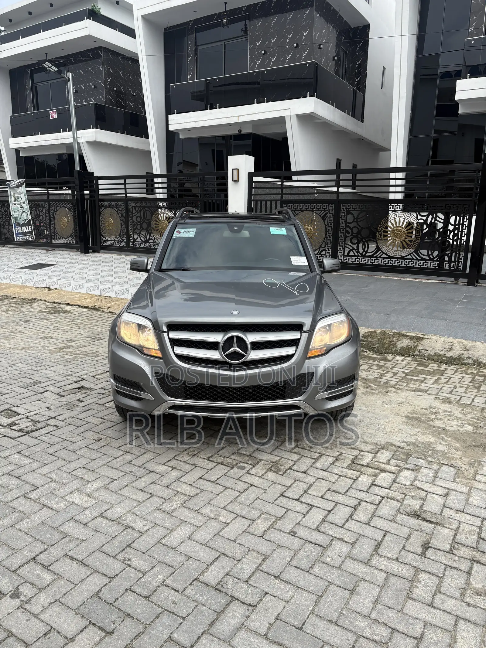 Mercedes-Benz GLK-Class Base GLK 350 4dr AWD 4MATIC (3.5L 6cyl 7A) 2015