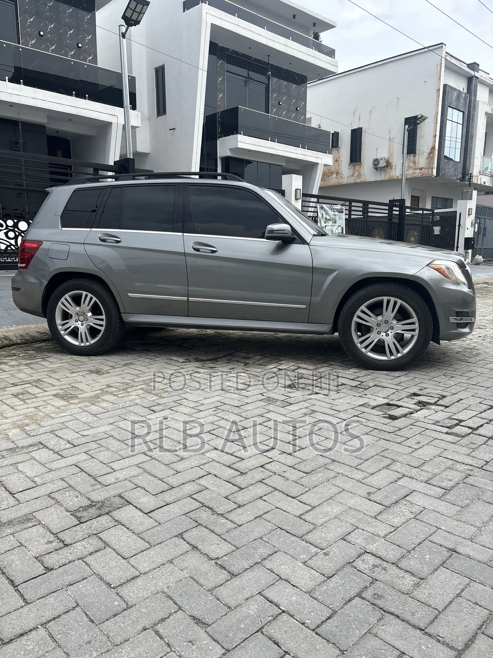 Mercedes-Benz GLK-Class Base GLK 350 4dr AWD 4MATIC (3.5L 6cyl 7A) 2015
