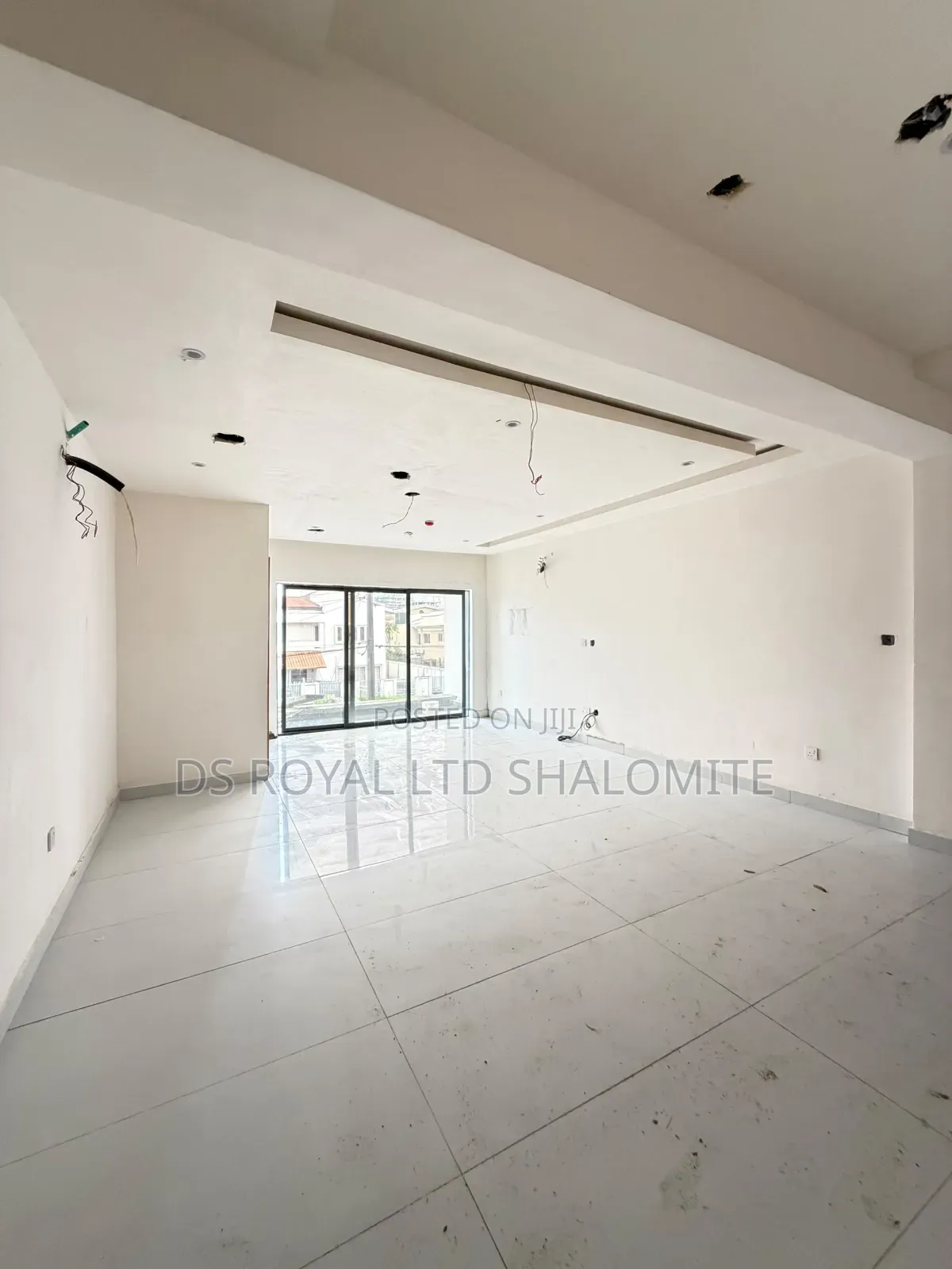 2bdrm Block of Flats in Lekki Phase 1 for sale