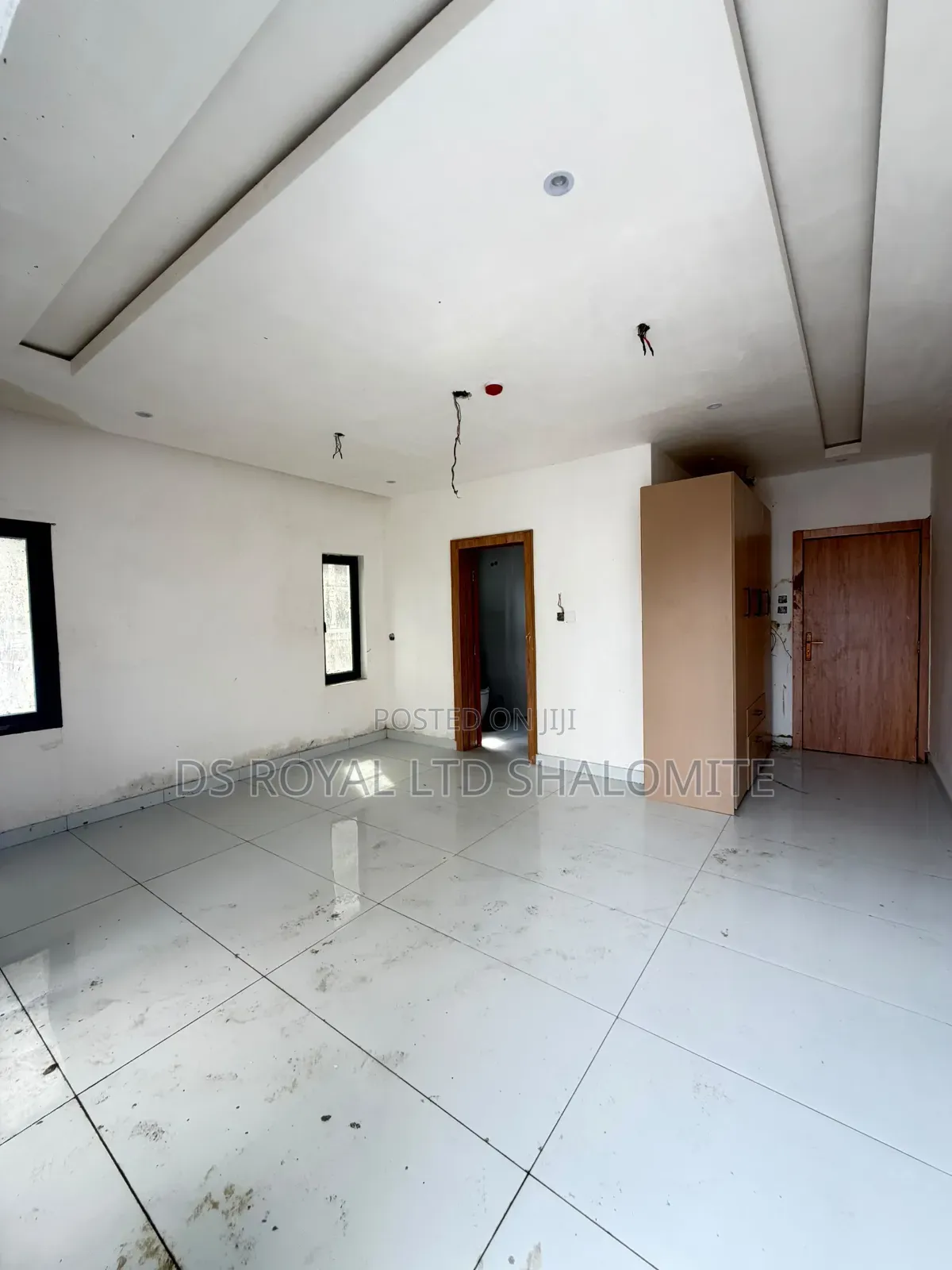 2bdrm Block of Flats in Lekki Phase 1 for sale