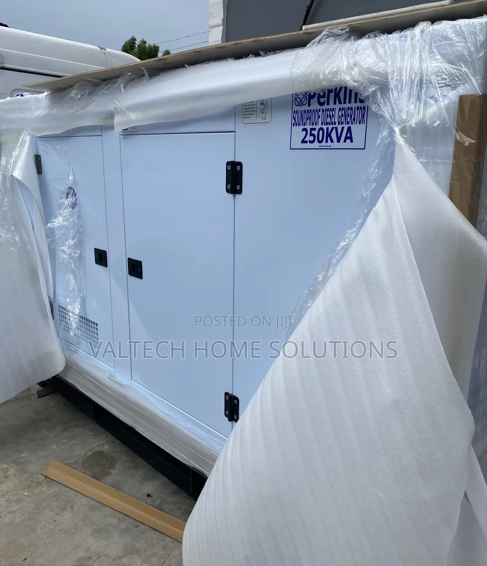 Genuine Perkins 250KVA Diesel Generator – Soundproof Canopy
