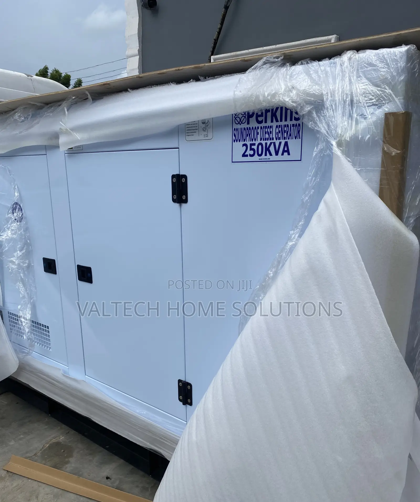 Genuine Perkins 250KVA Diesel Generator – Soundproof Canopy