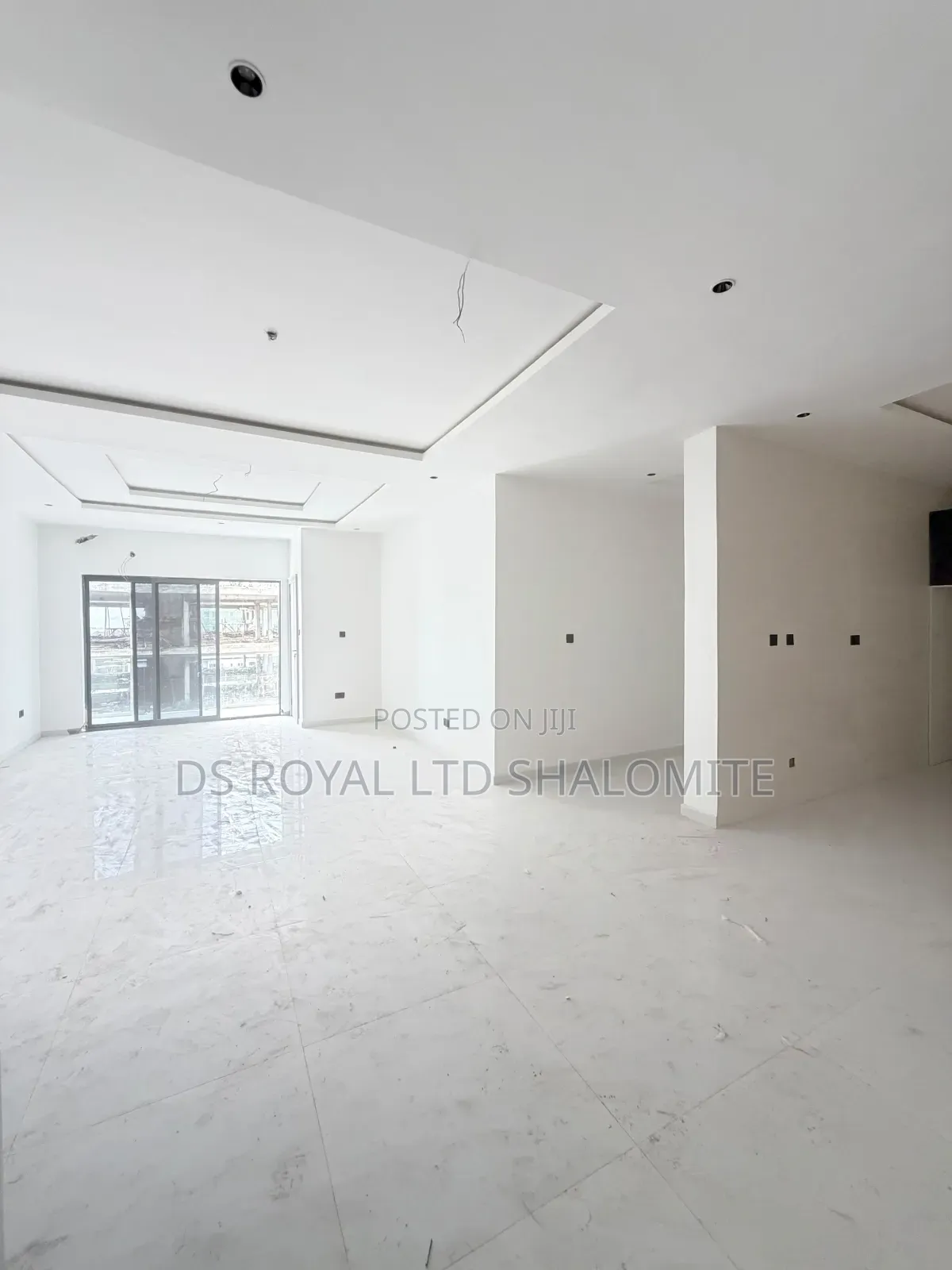 3bdrm Block of Flats in Lekki Phase 1 for sale