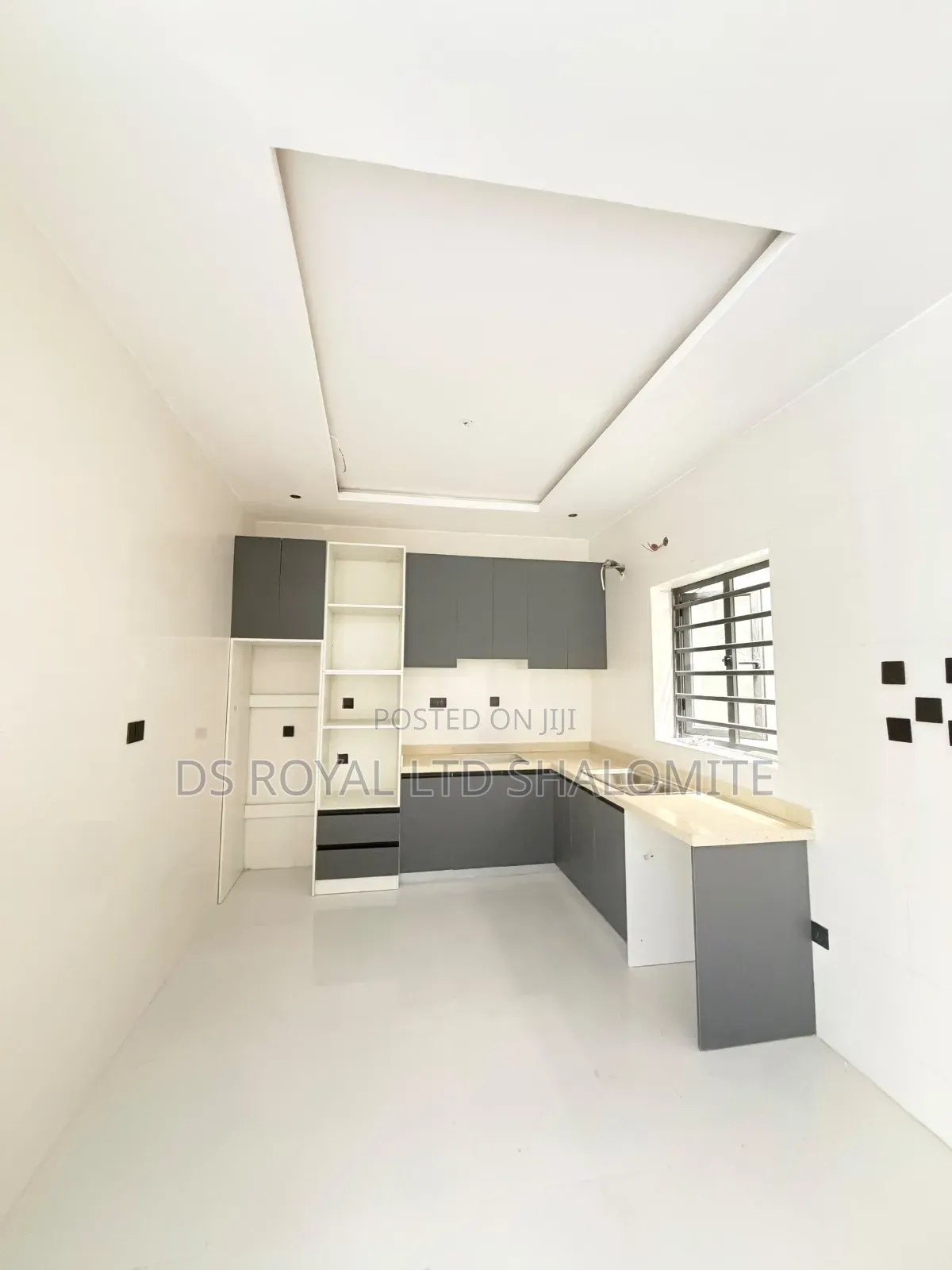 3bdrm Block of Flats in Lekki Phase 1 for sale