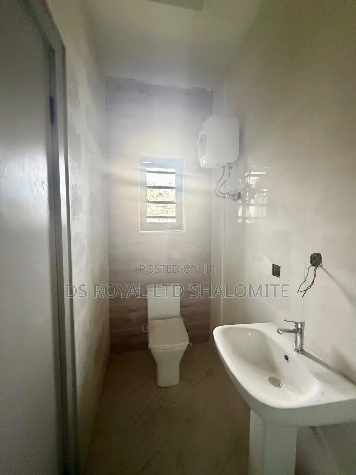 3bdrm Block of Flats in Lekki Phase 1 for sale