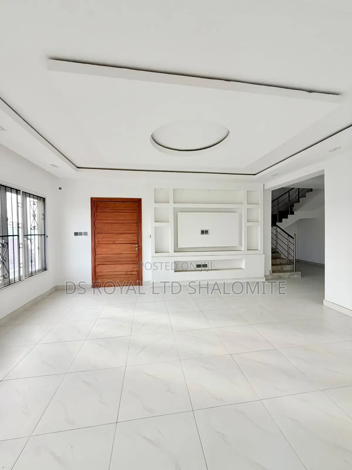 5bdrm Maisonette in Lekki Phase 1 for sale