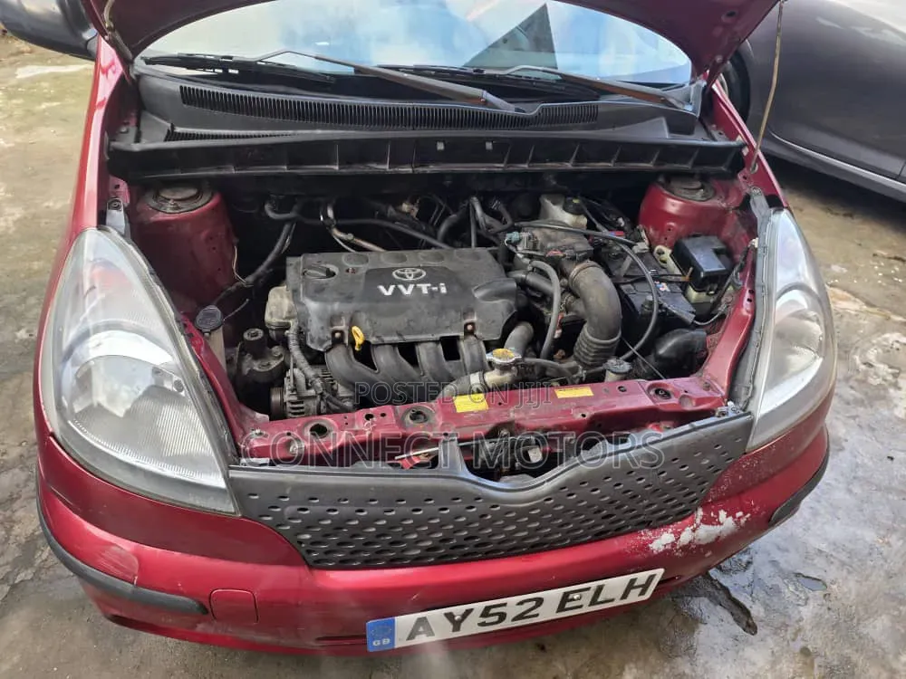 Nissan Vanette 2001 Red