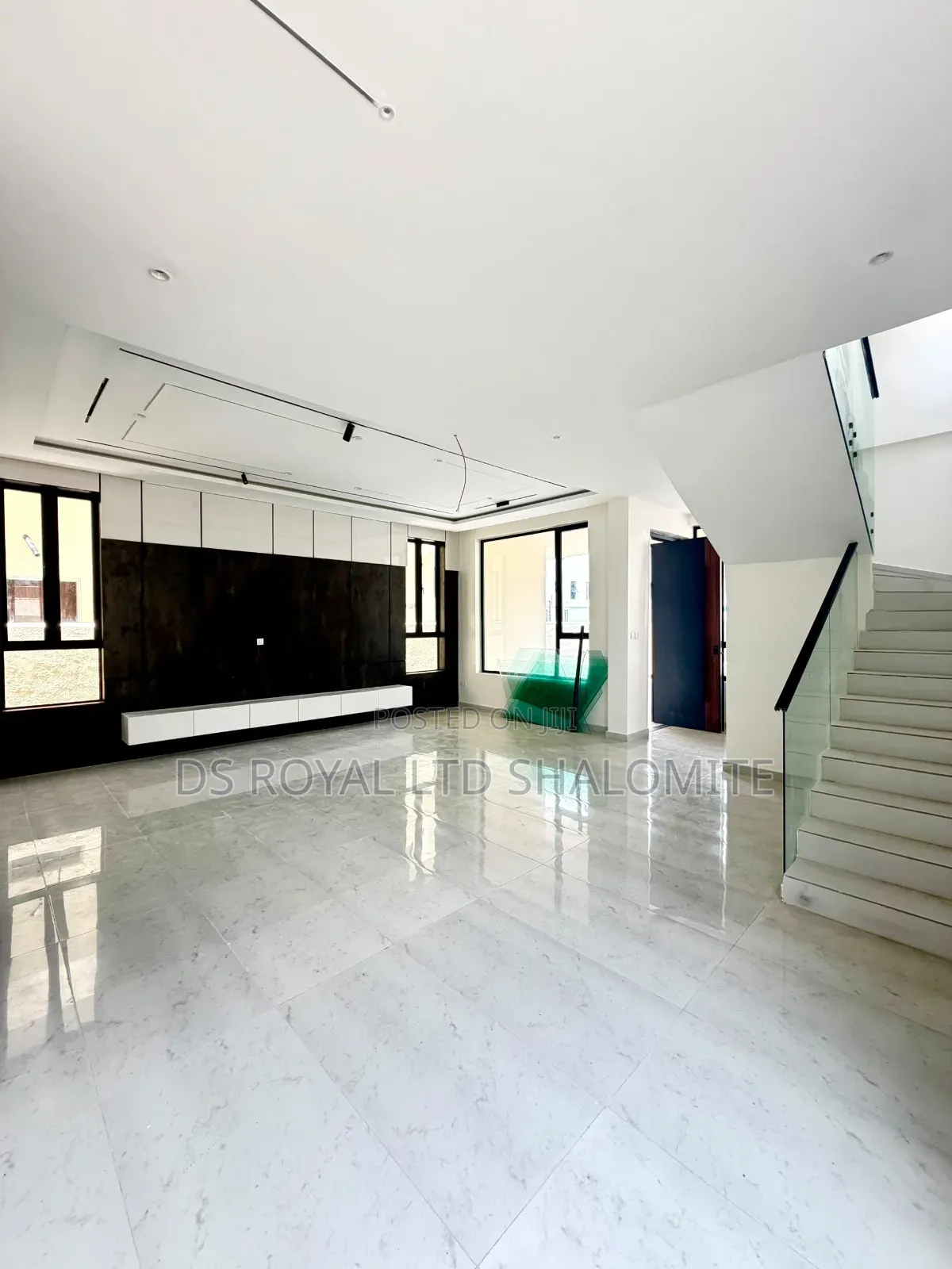 5bdrm Duplex in Ilaje / Lekki for sale