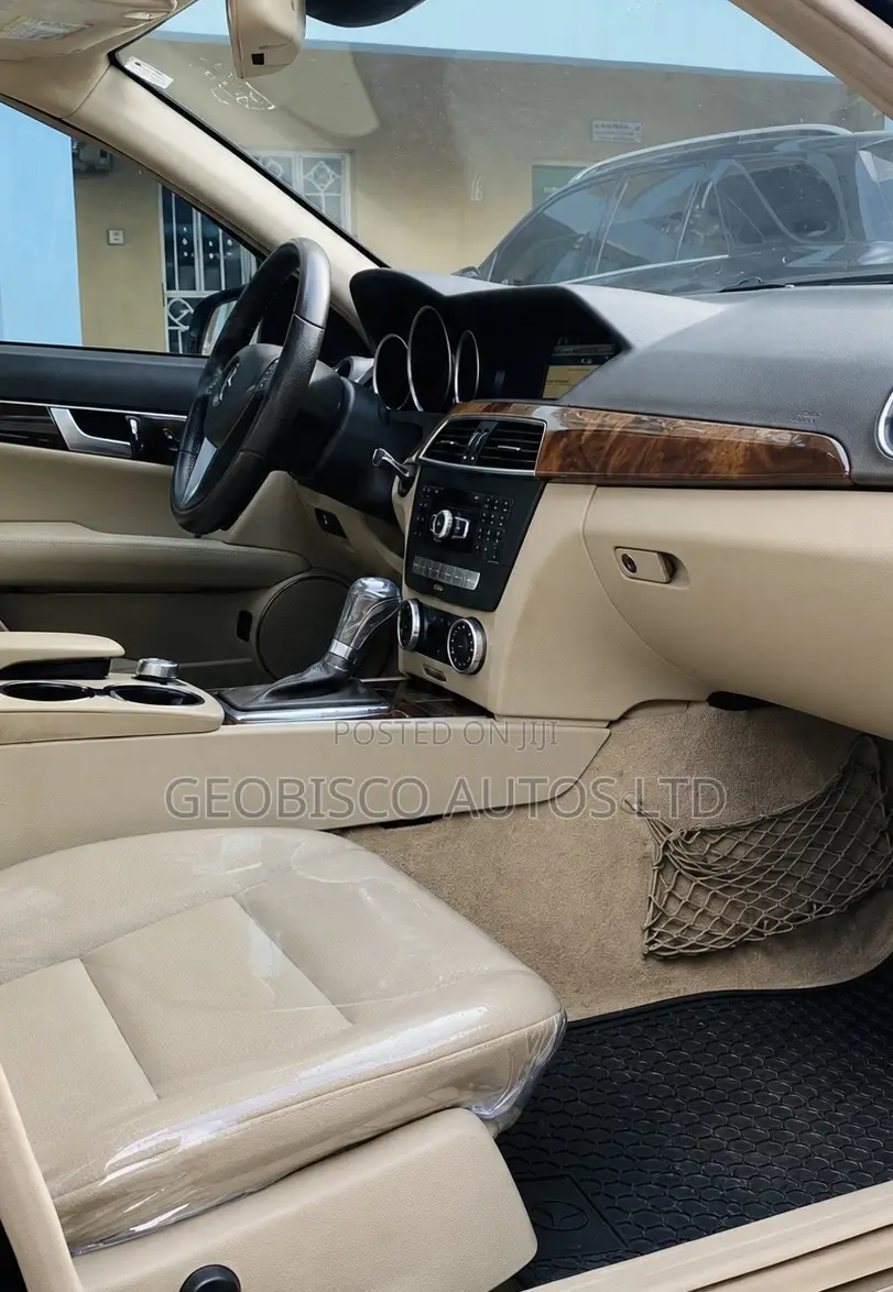 Mercedes-Benz C300 Luxury 4Matic Sedan AWD (3.0L 6cyl 7A) 2012 Blue