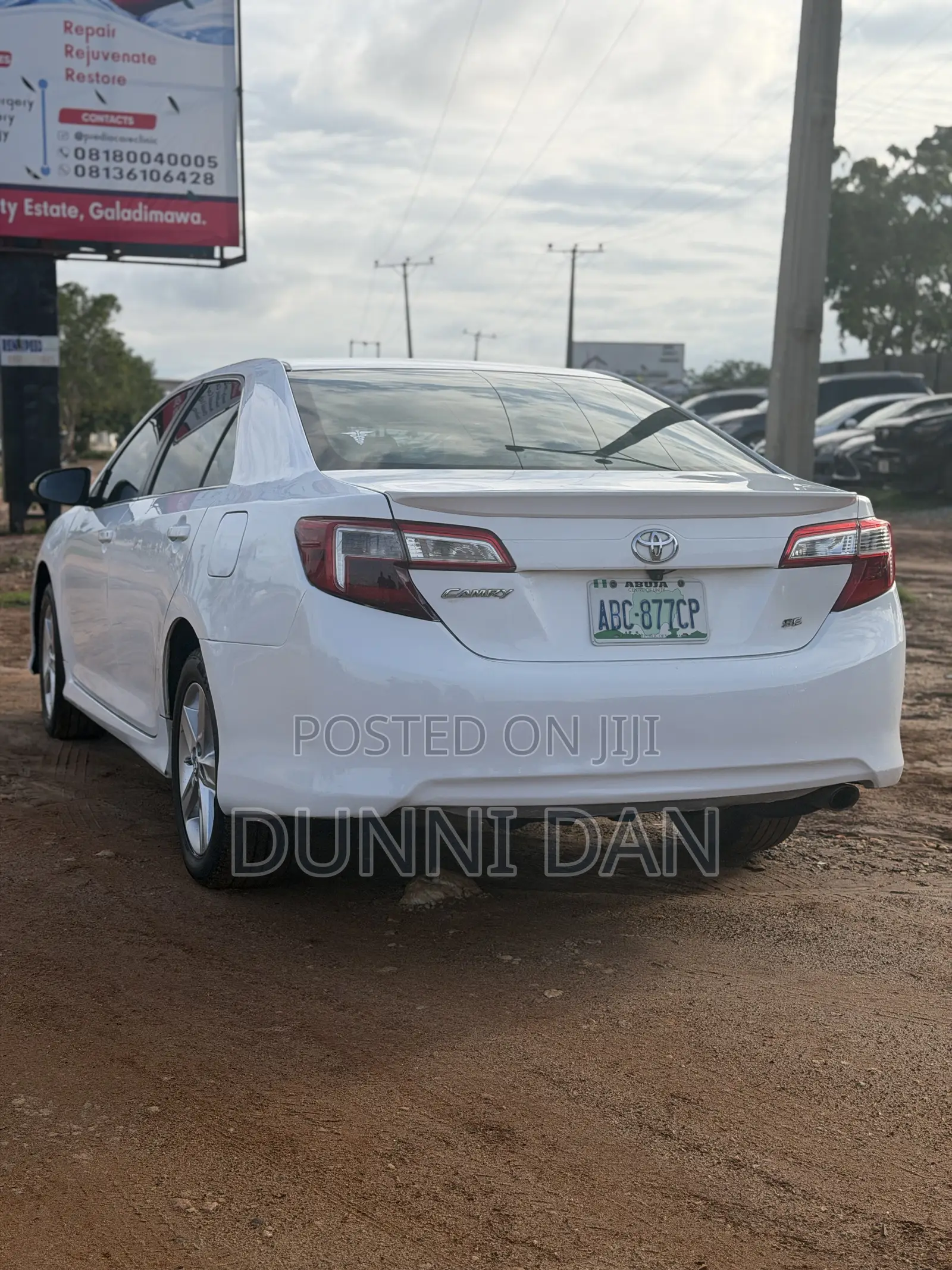 Toyota Camry SE 4dr Sedan (2.5L 4cyl 6A) 2013 White