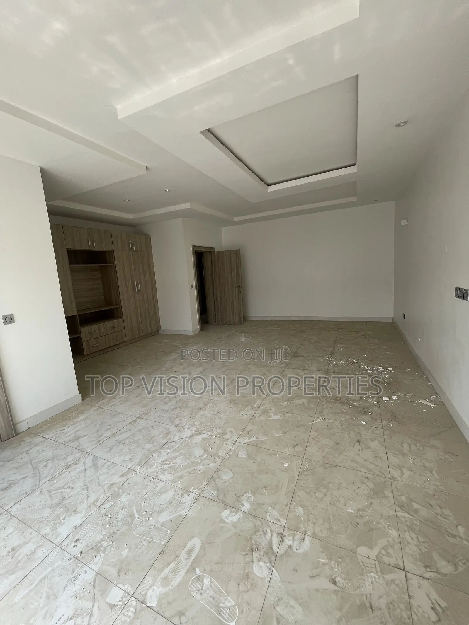 4bdrm Townhouse / Terrace in Life Camp for rent