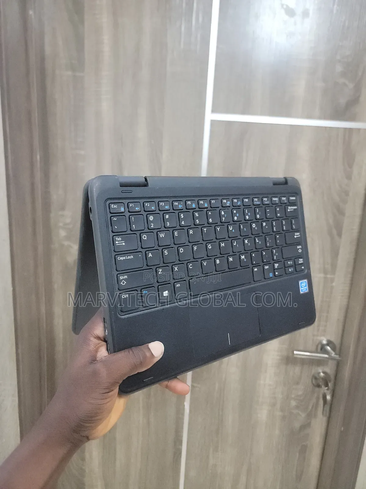 Laptop Dell Latitude 3190 2-in-1 4GB Intel Pentium SSD 256GB