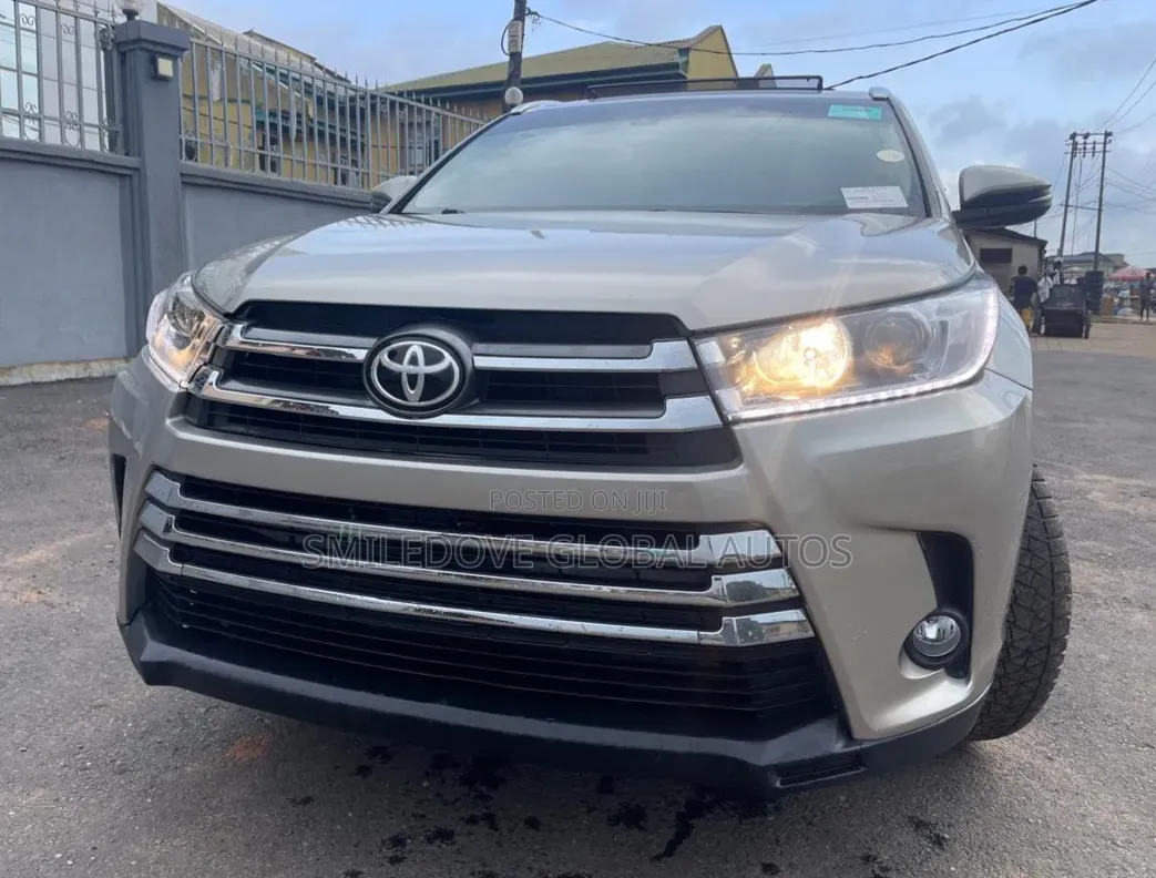 Toyota Highlander 2016 Gold