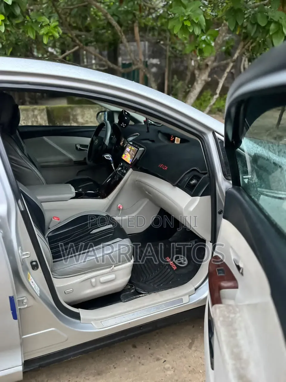 Toyota Venza 2010 Silver