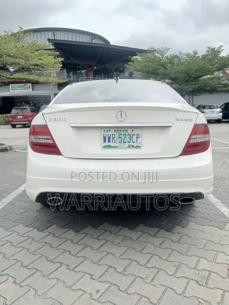 Mercedes-Benz C300 2010 White