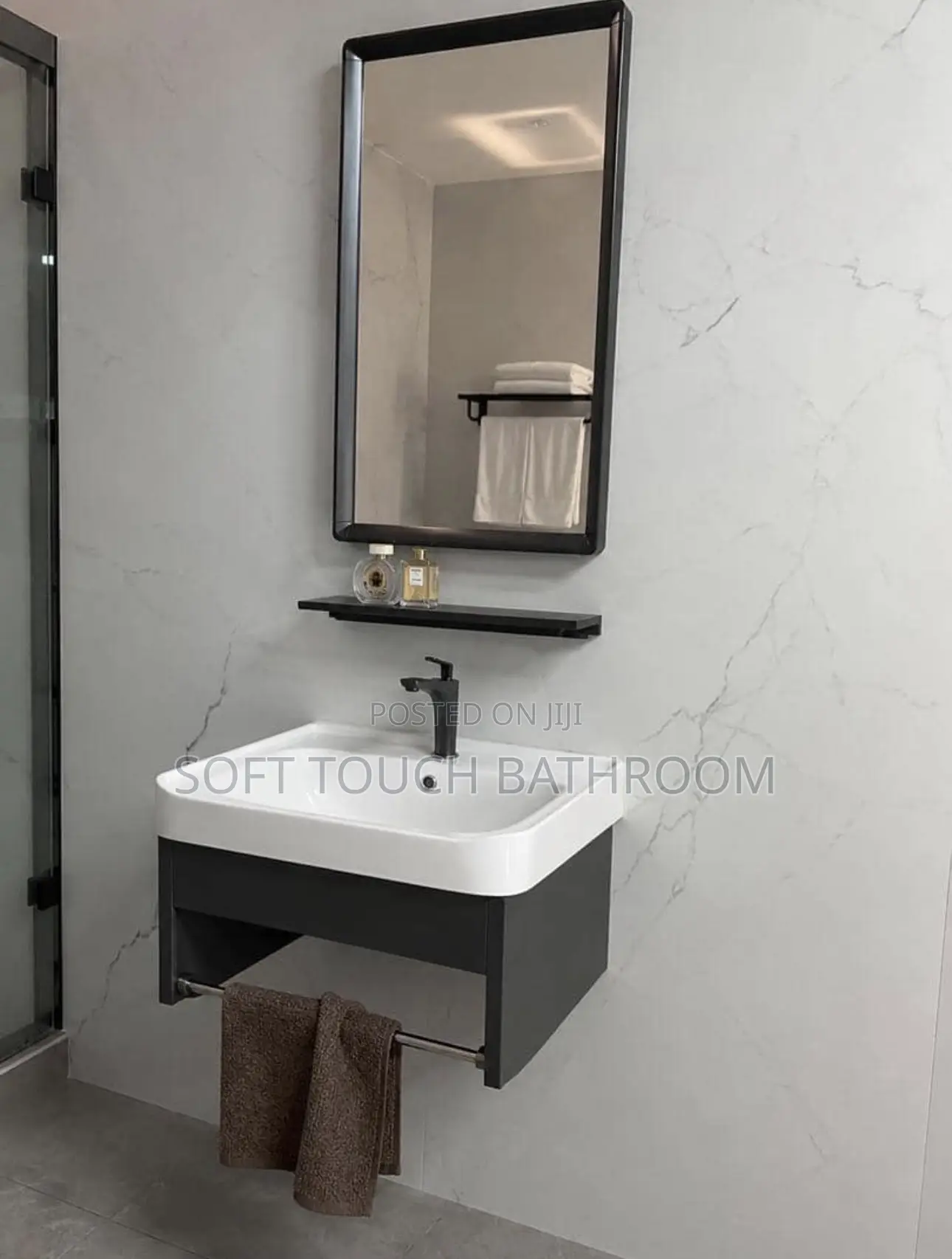 Single Cabinet Basin With Mirror