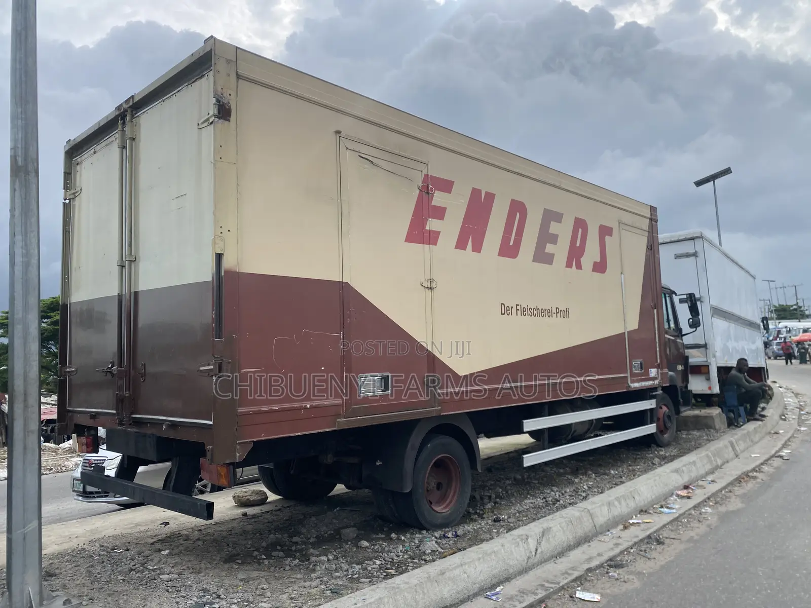 Benz 814 Cargo Truck