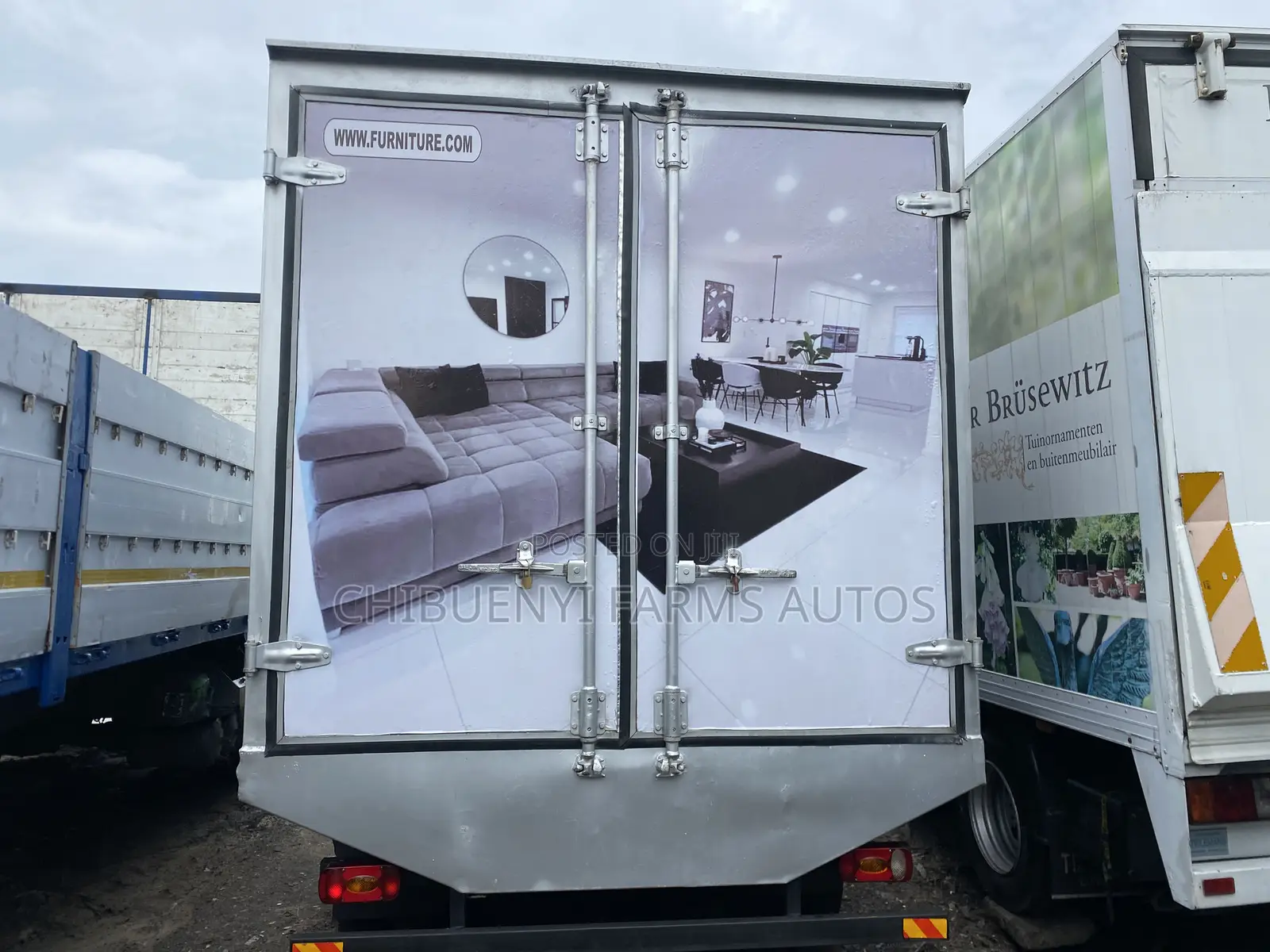 Mecedece 407 Cargo Truck