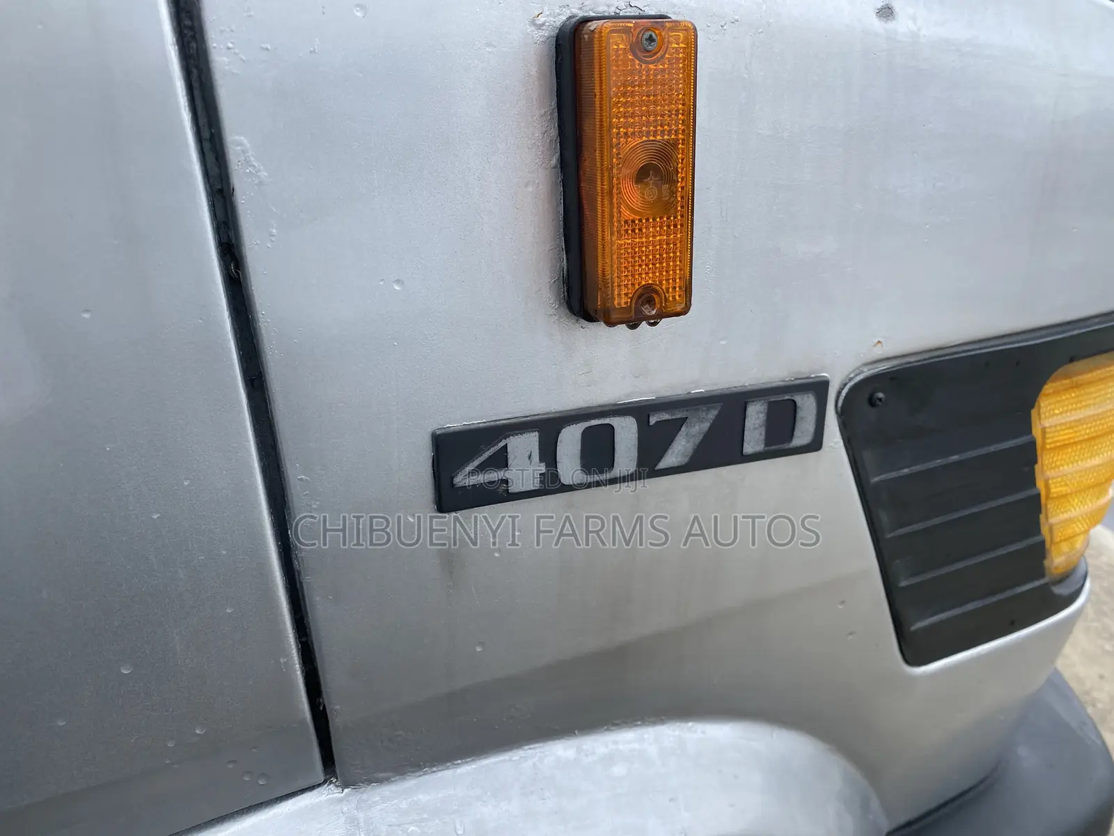 Mecedece 407 Cargo Truck