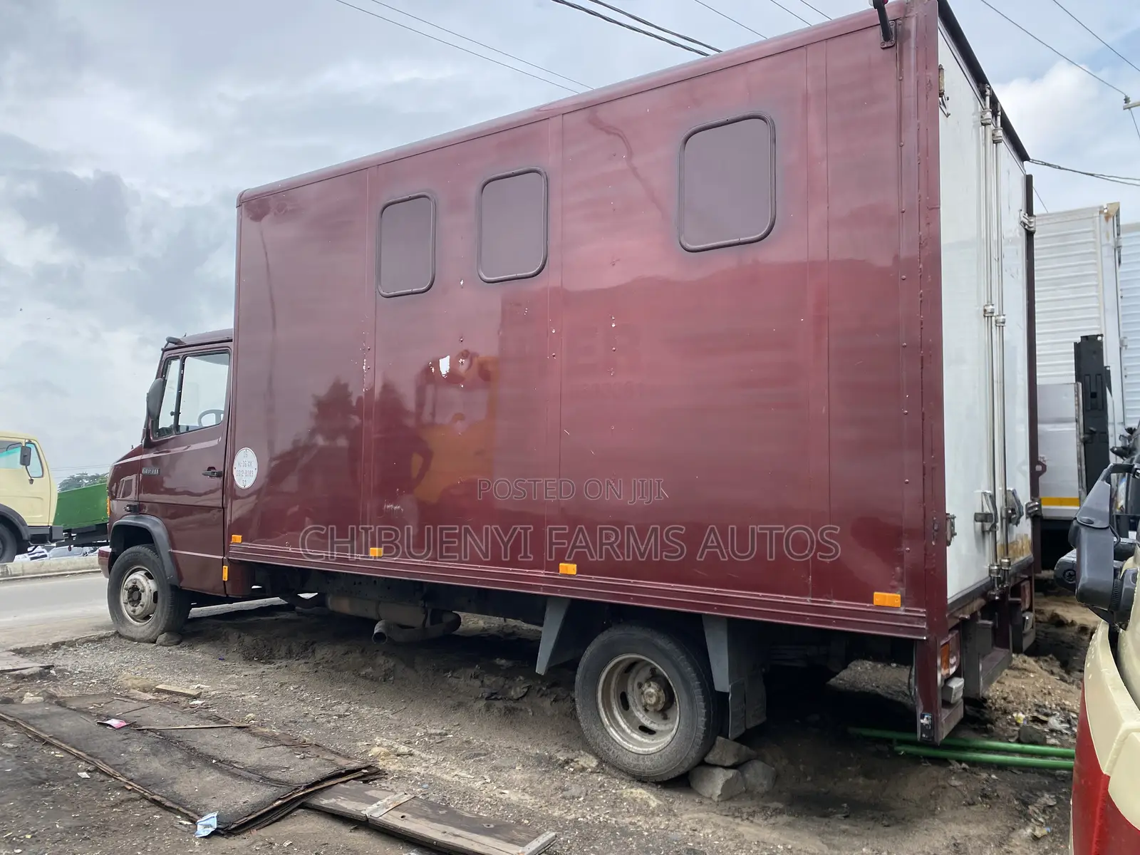 Mecedece 609D Cargo Truck
