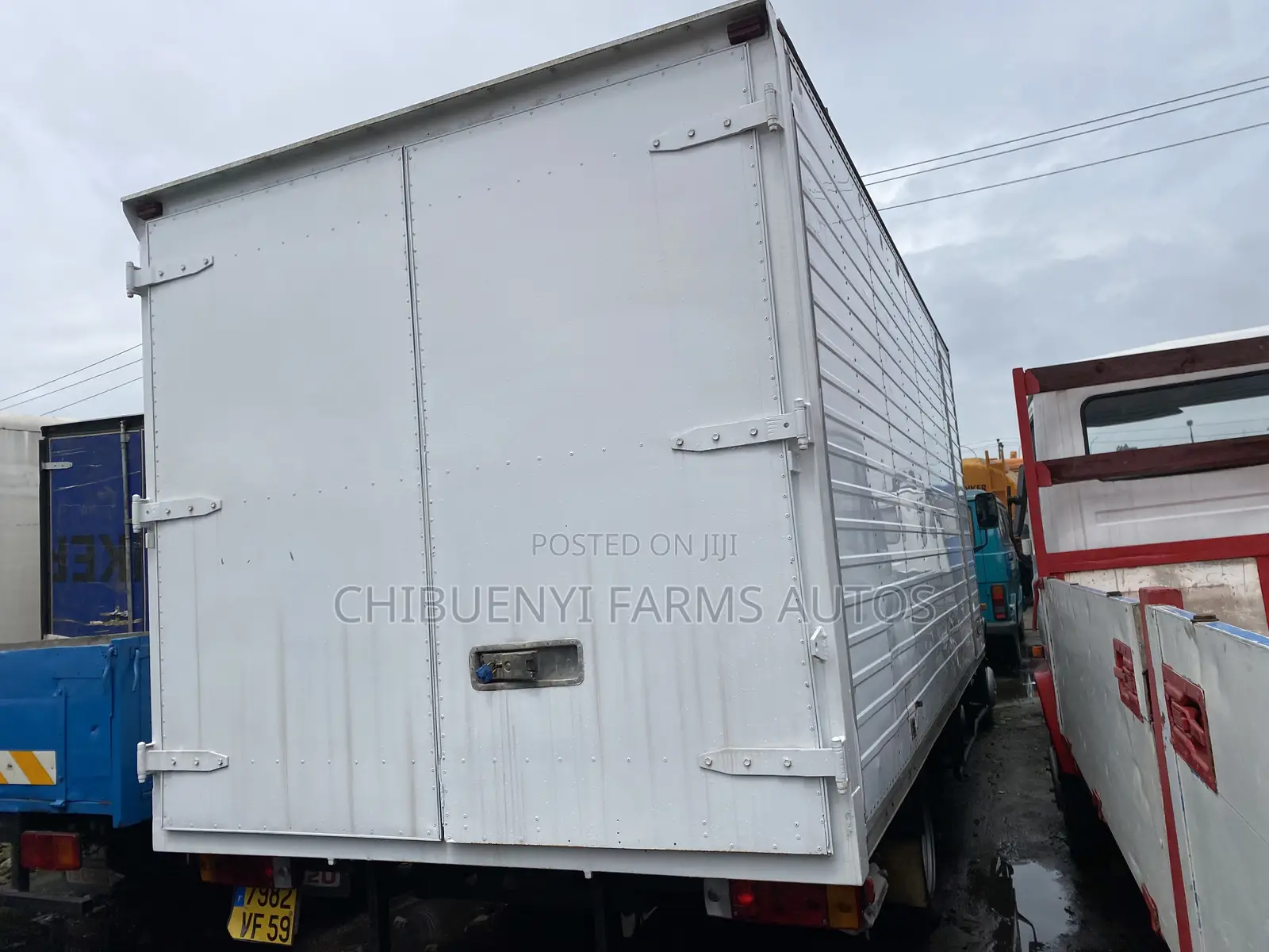 Mecedece 710D Cargo Truck