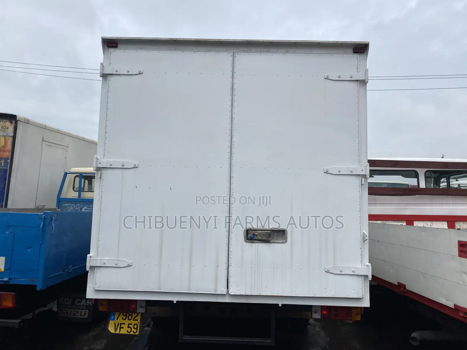 Mecedece 710D Cargo Truck