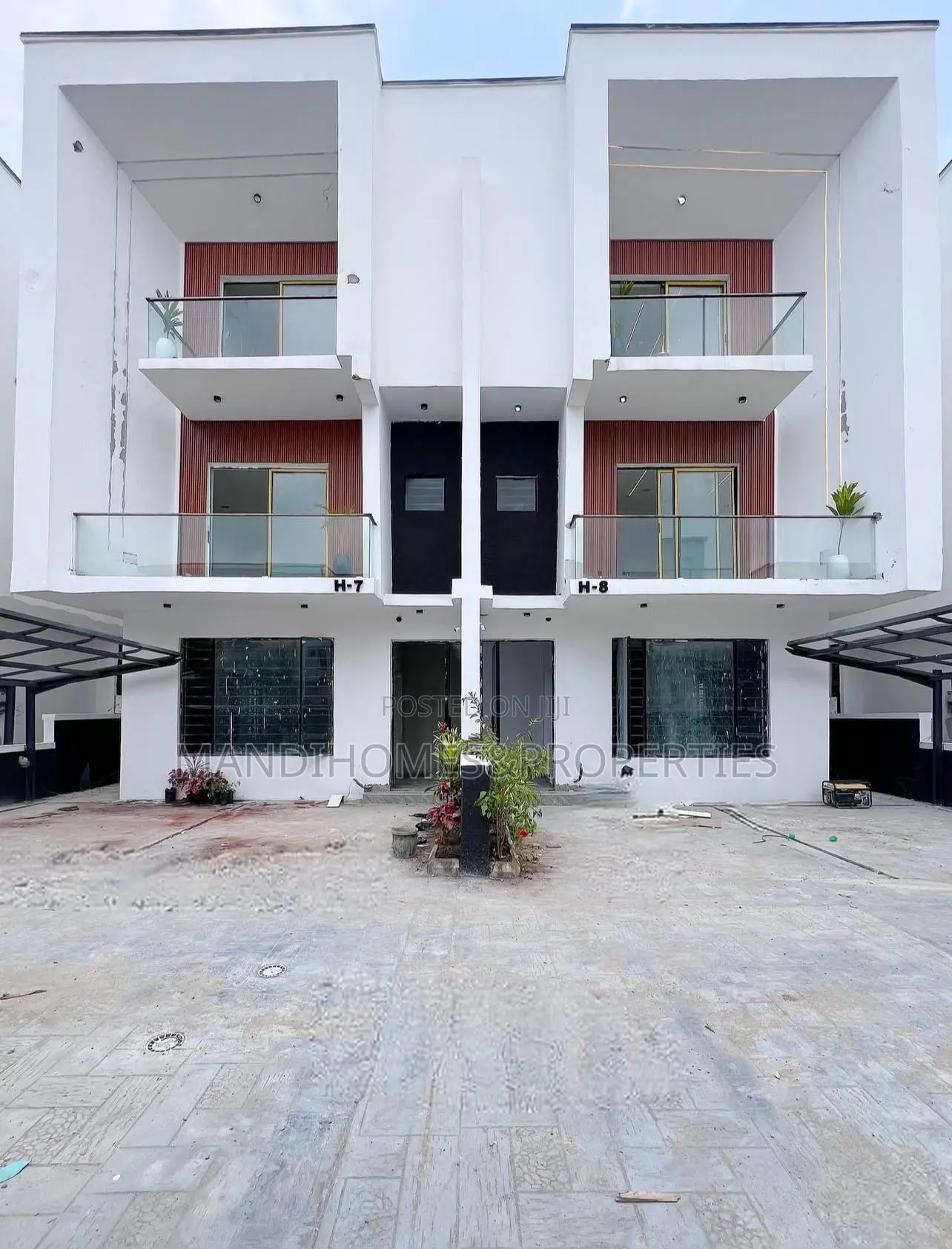 4bdrm Duplex in Lekki Phase 2 for sale