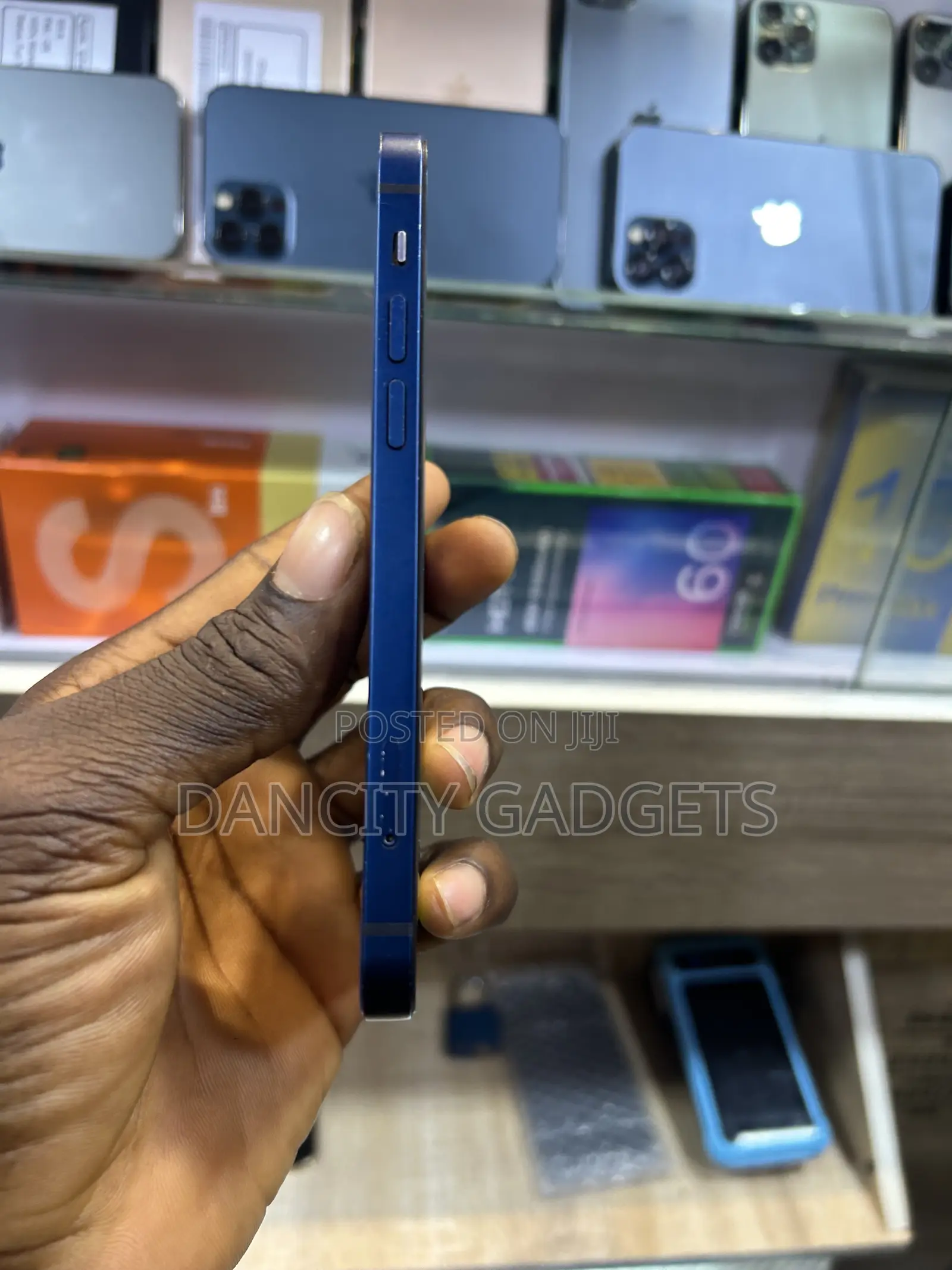 Apple iPhone 12 64 GB Blue