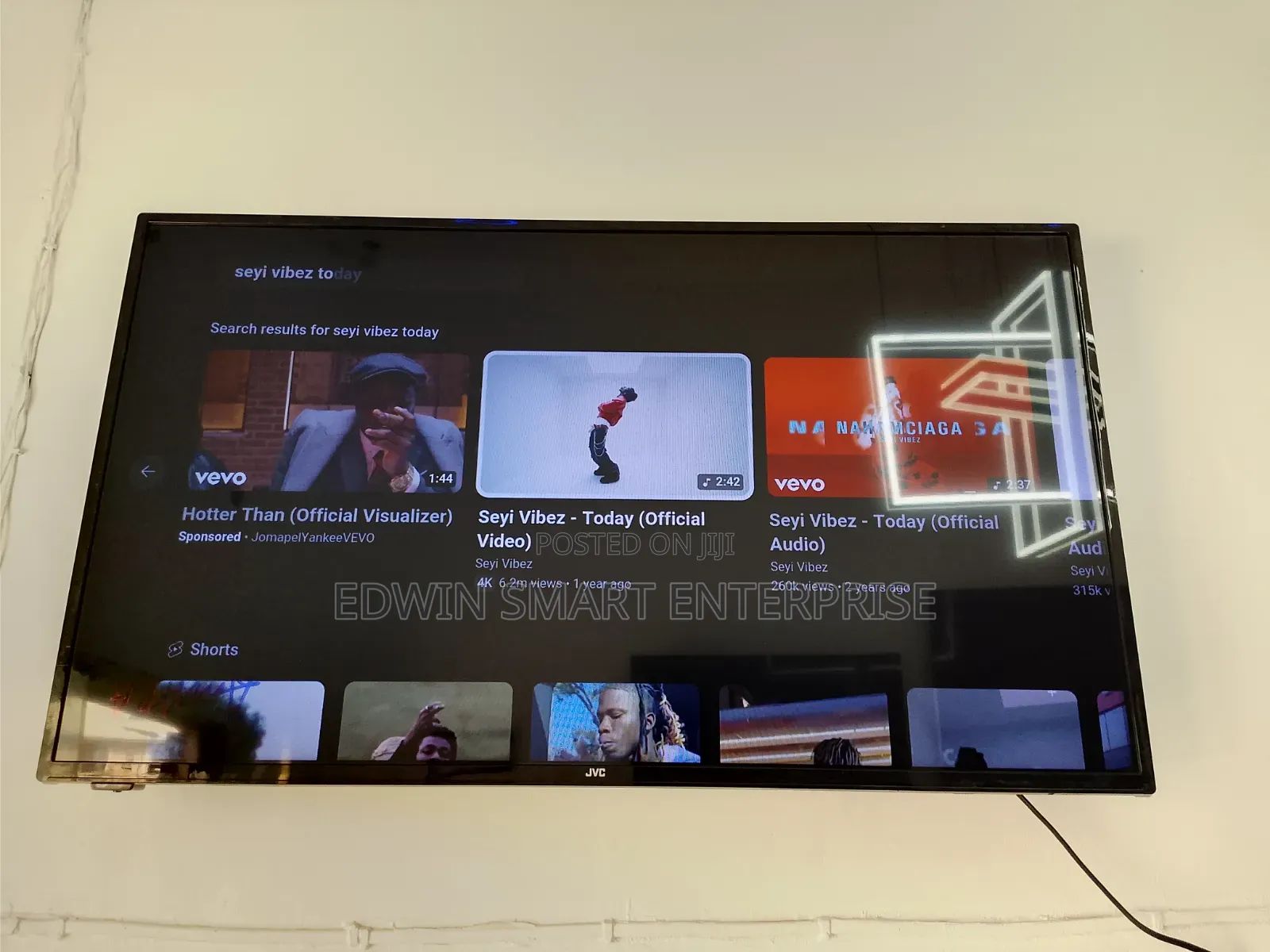 JVC Smart 43 Inches